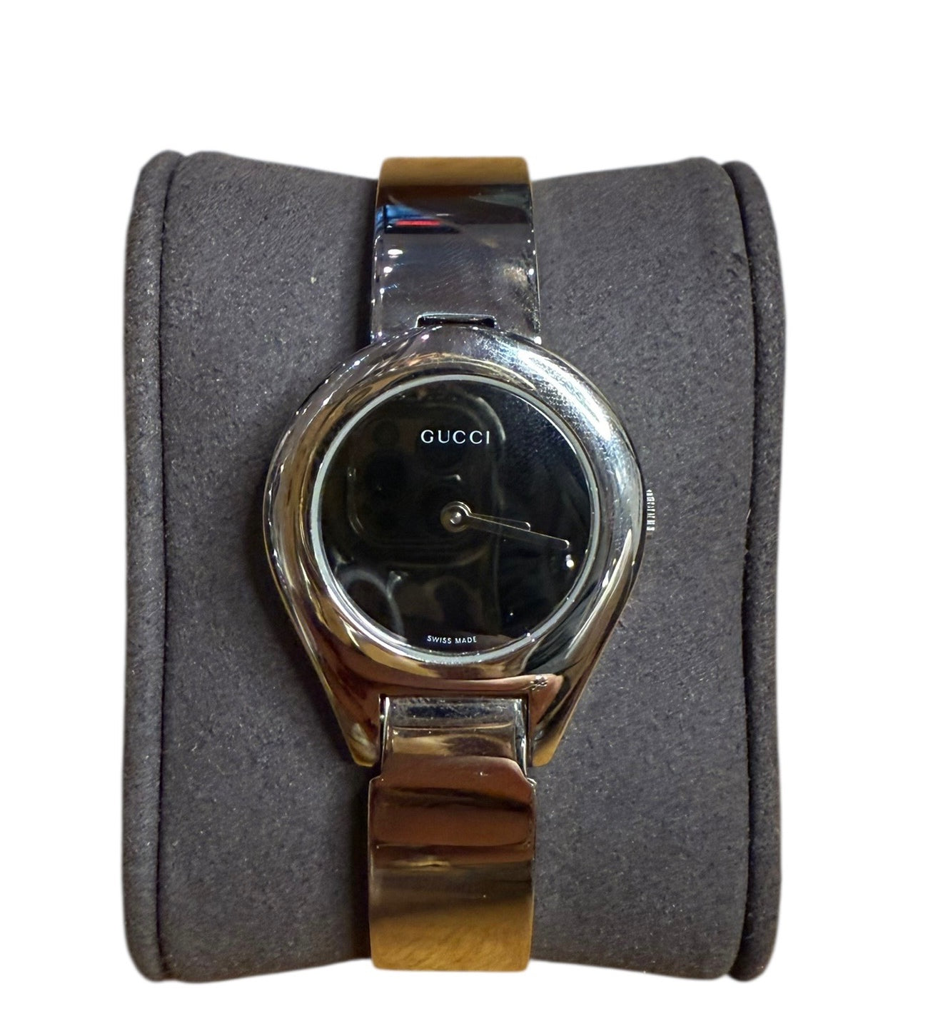 Gucci Black Round Dial Stainless Bangle Belt Clasp