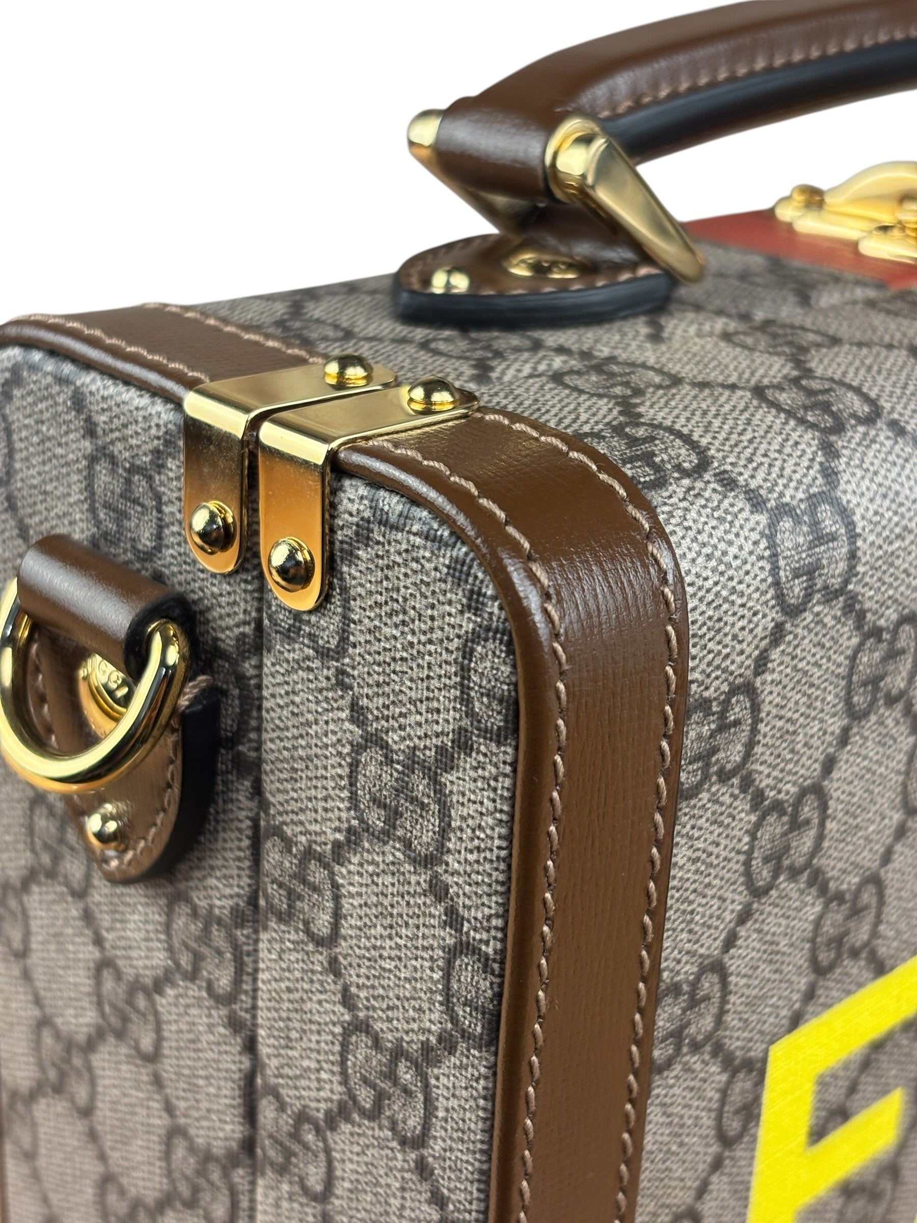 Gucci GG Supreme Fake/Not Savoy Beauty Case Crossbody