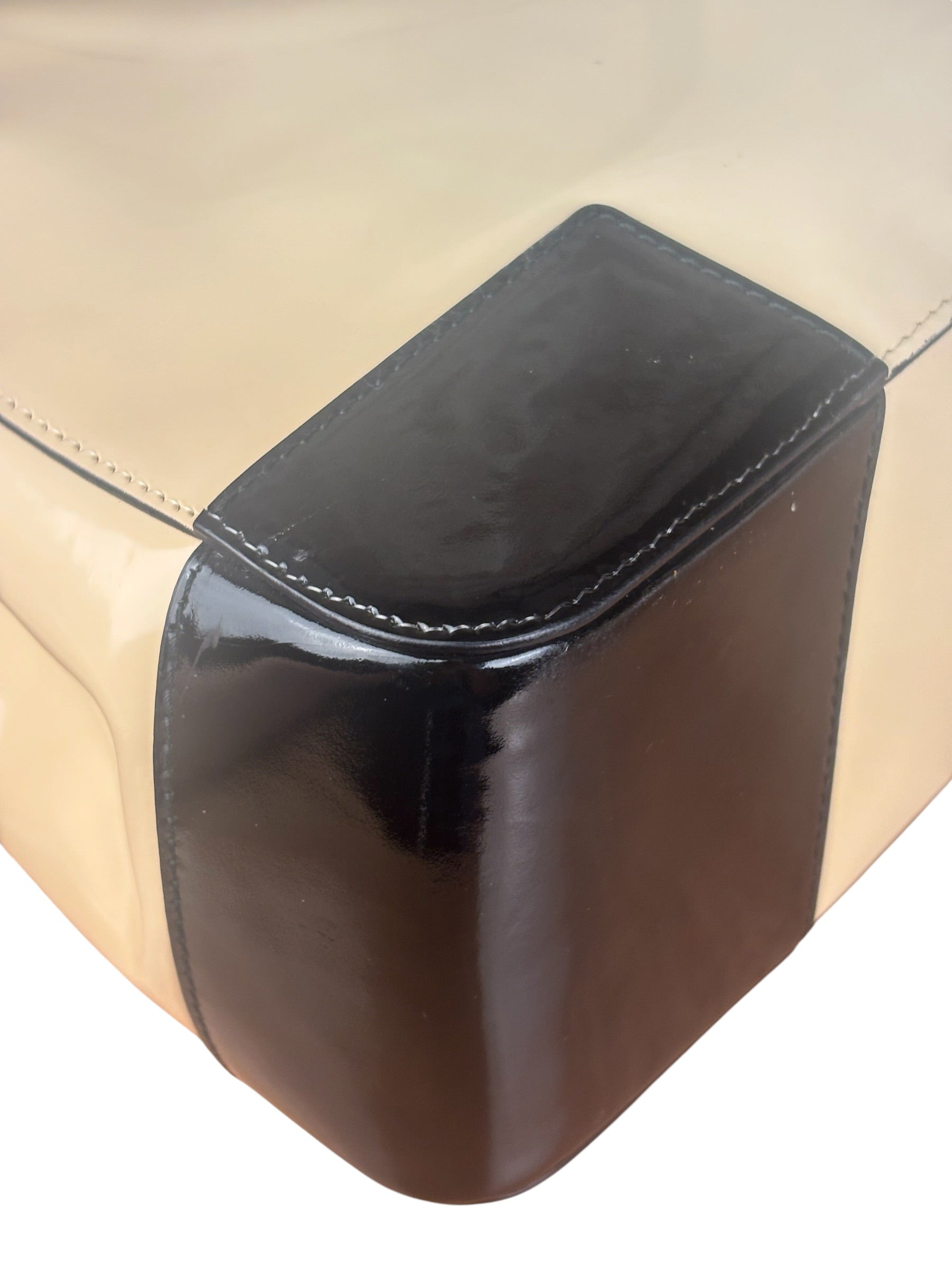 Gucci Cream/Beige Patent Leather Square Hand Bag