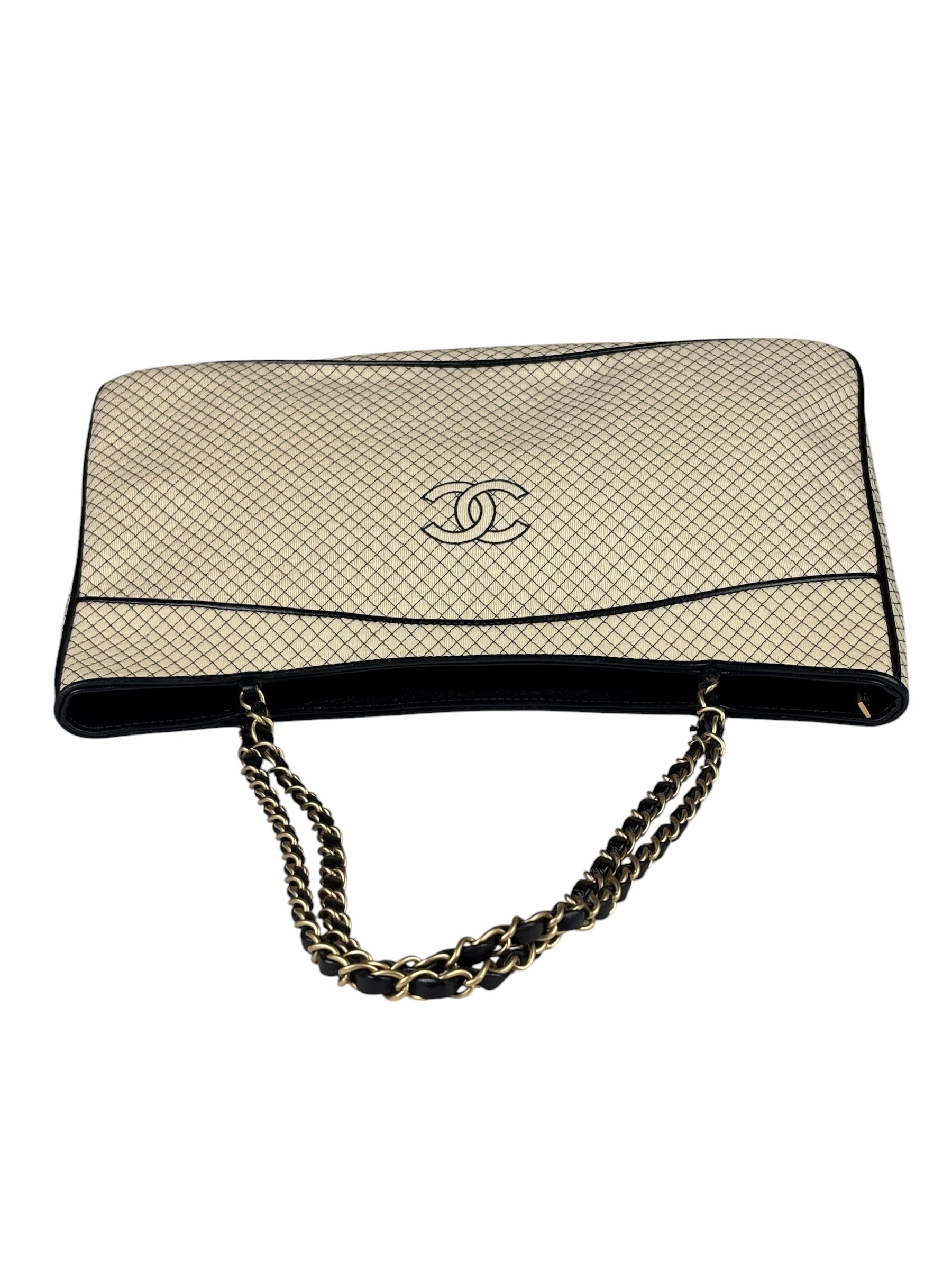 Chanel Beige/Black Leather Trim Diamond-Quilted Shoulder Bag 2002