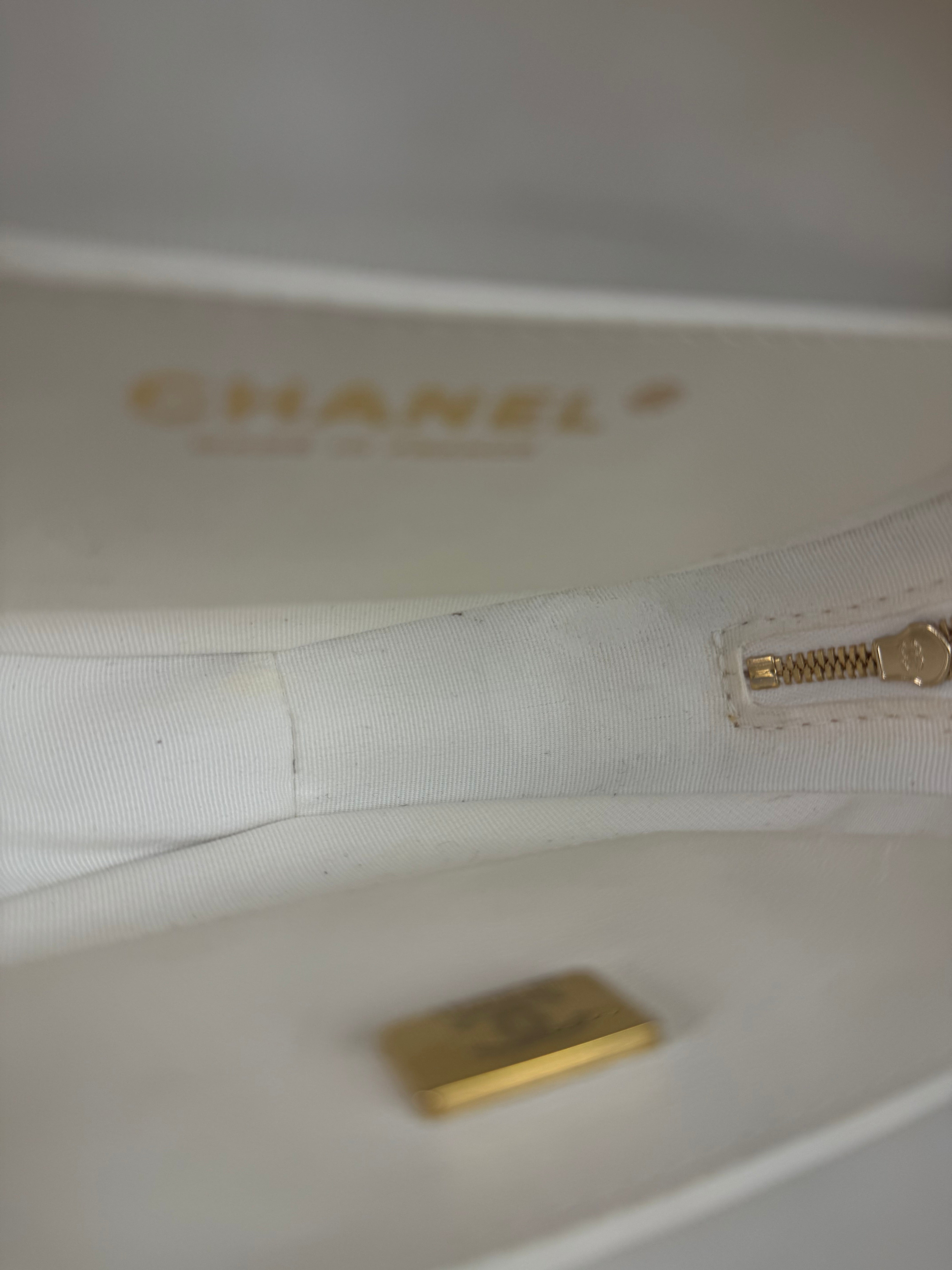 Chanel CC In Love White Quilted Leather Heart Bag 2022
