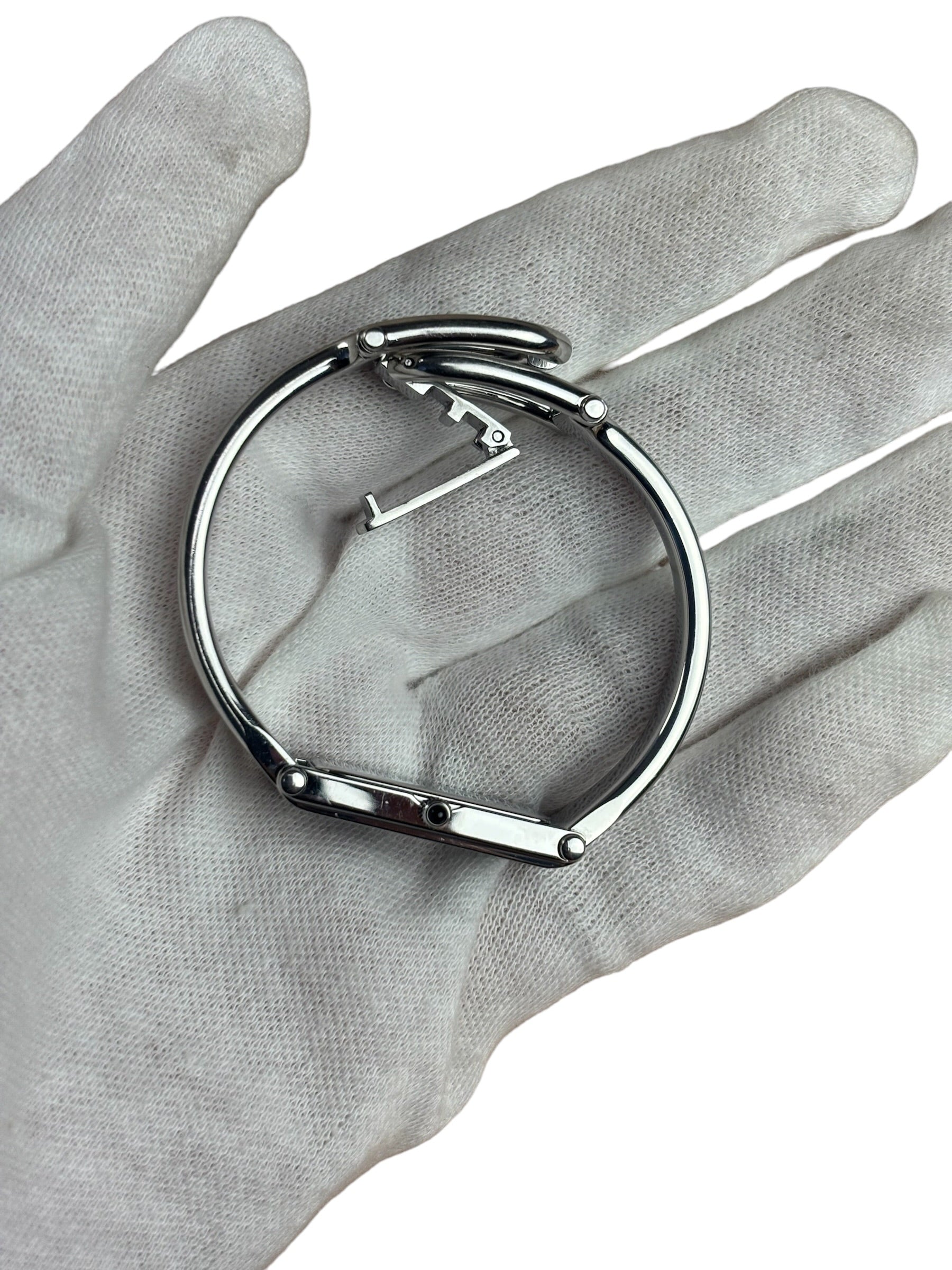 Gucci Silver Bangle Watch 1500L