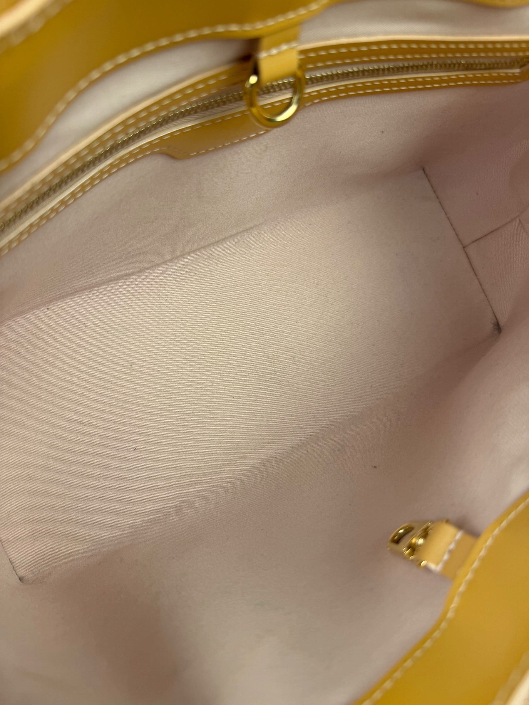 Louis Vuitton Monogram Vernis Wilshire PM