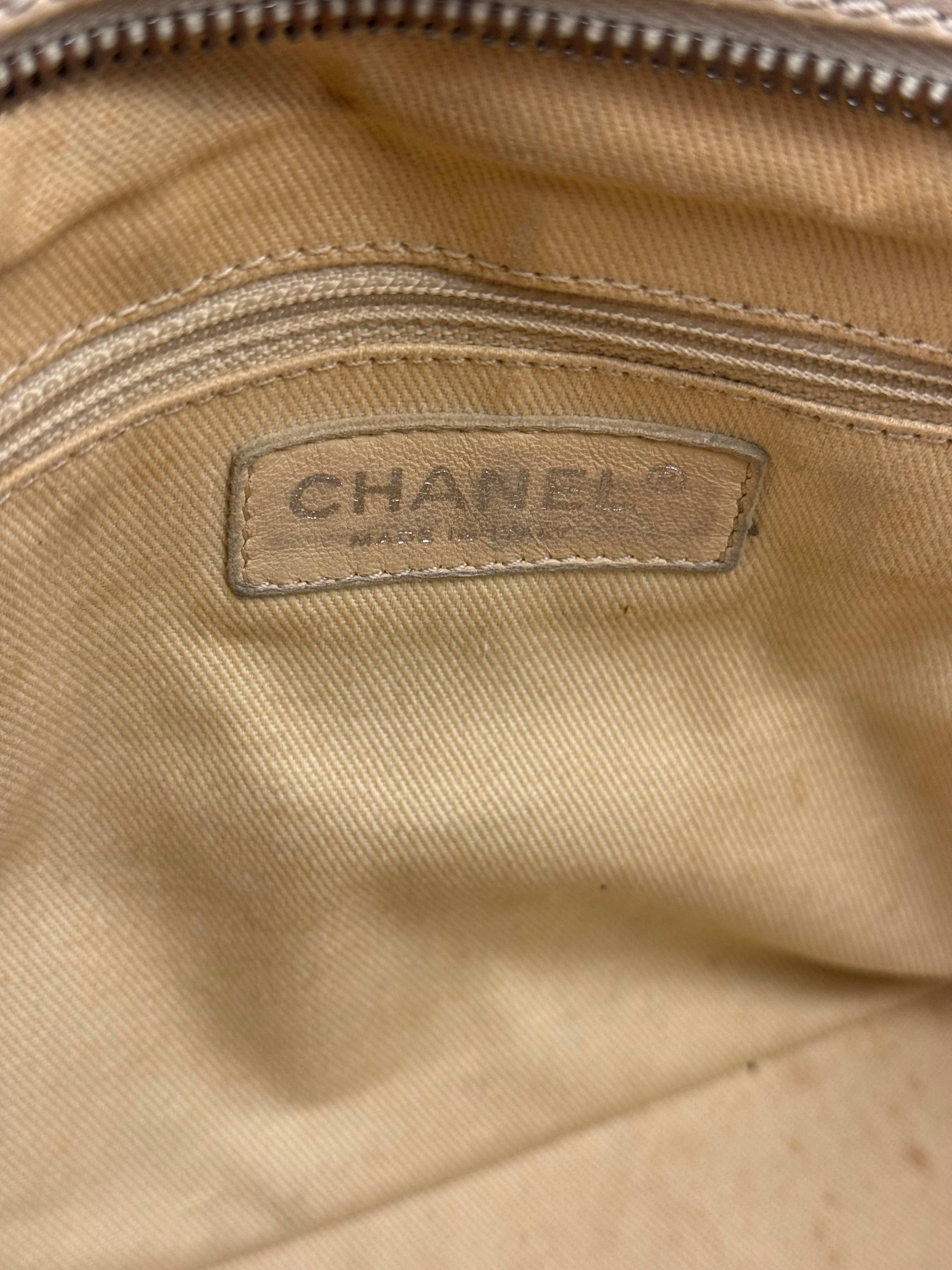Chanel Cream Chevron Leather Outdoor Ligne Shoulder Bags  2005