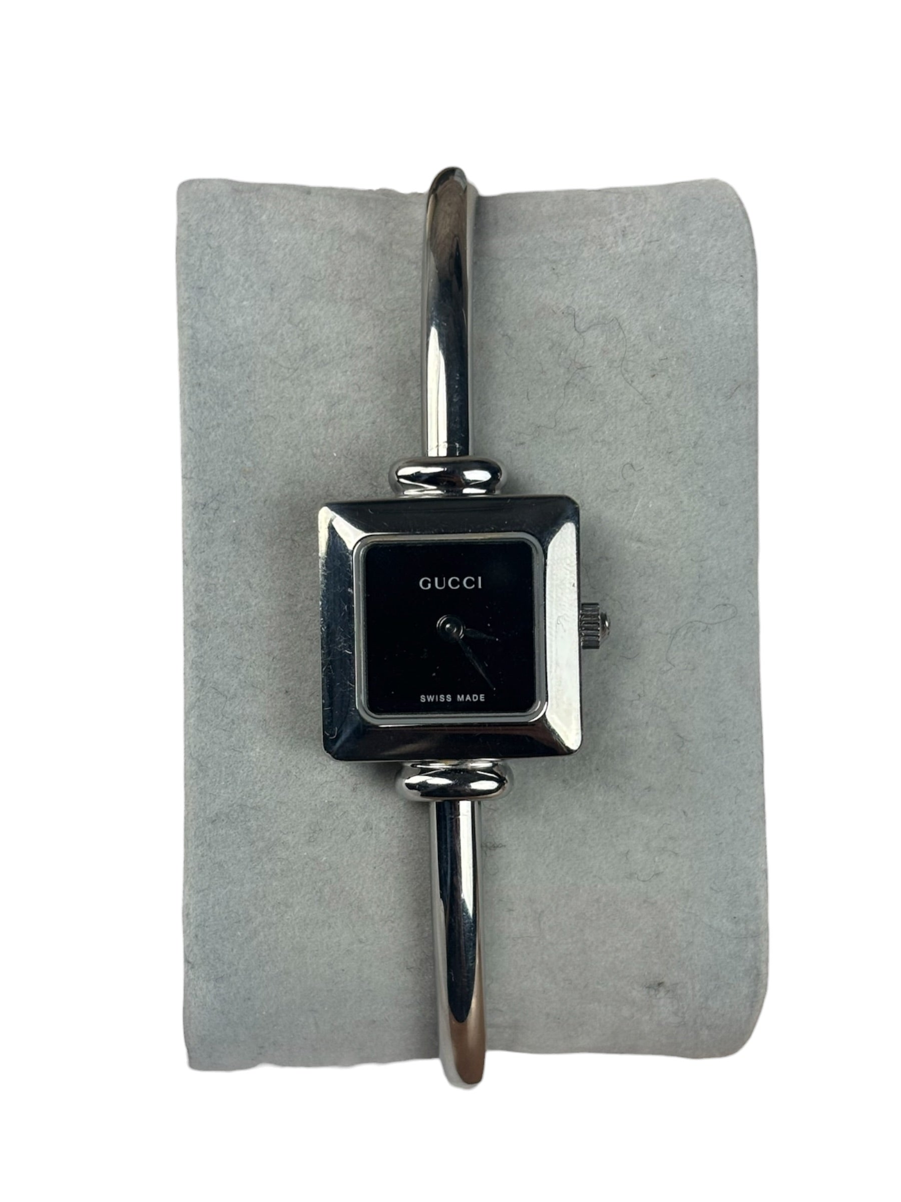 Gucci 1900L Black Square Dial Bangle