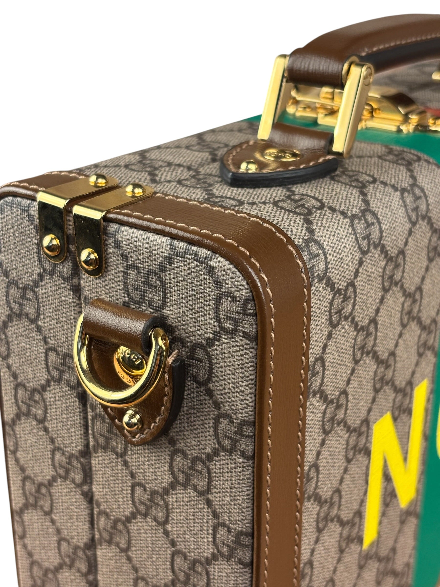 Gucci GG Supreme Fake/Not Savoy Beauty Case Crossbody