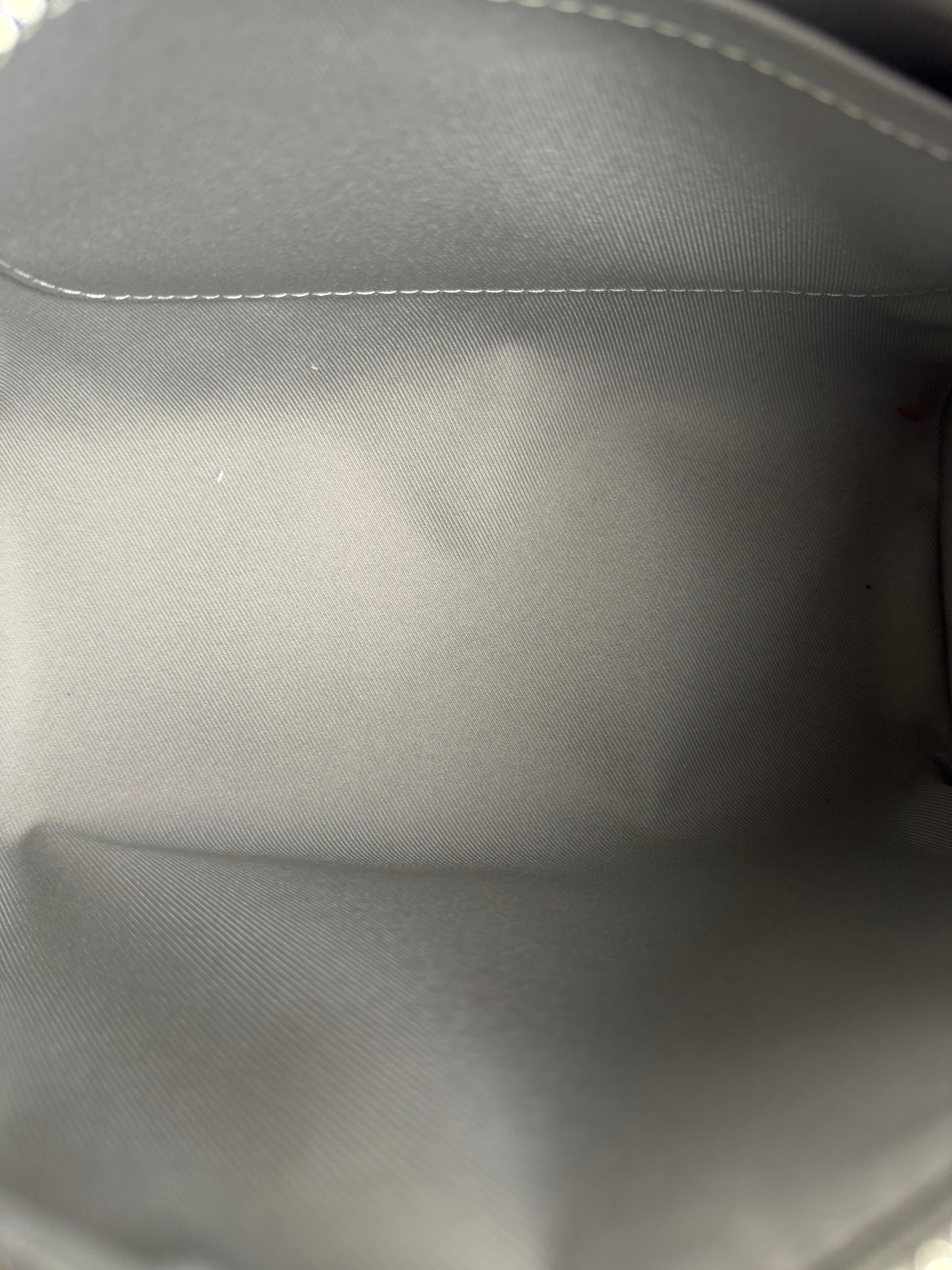 Louis Vuitton Dust Keepall Bandouliere 25 Handbag