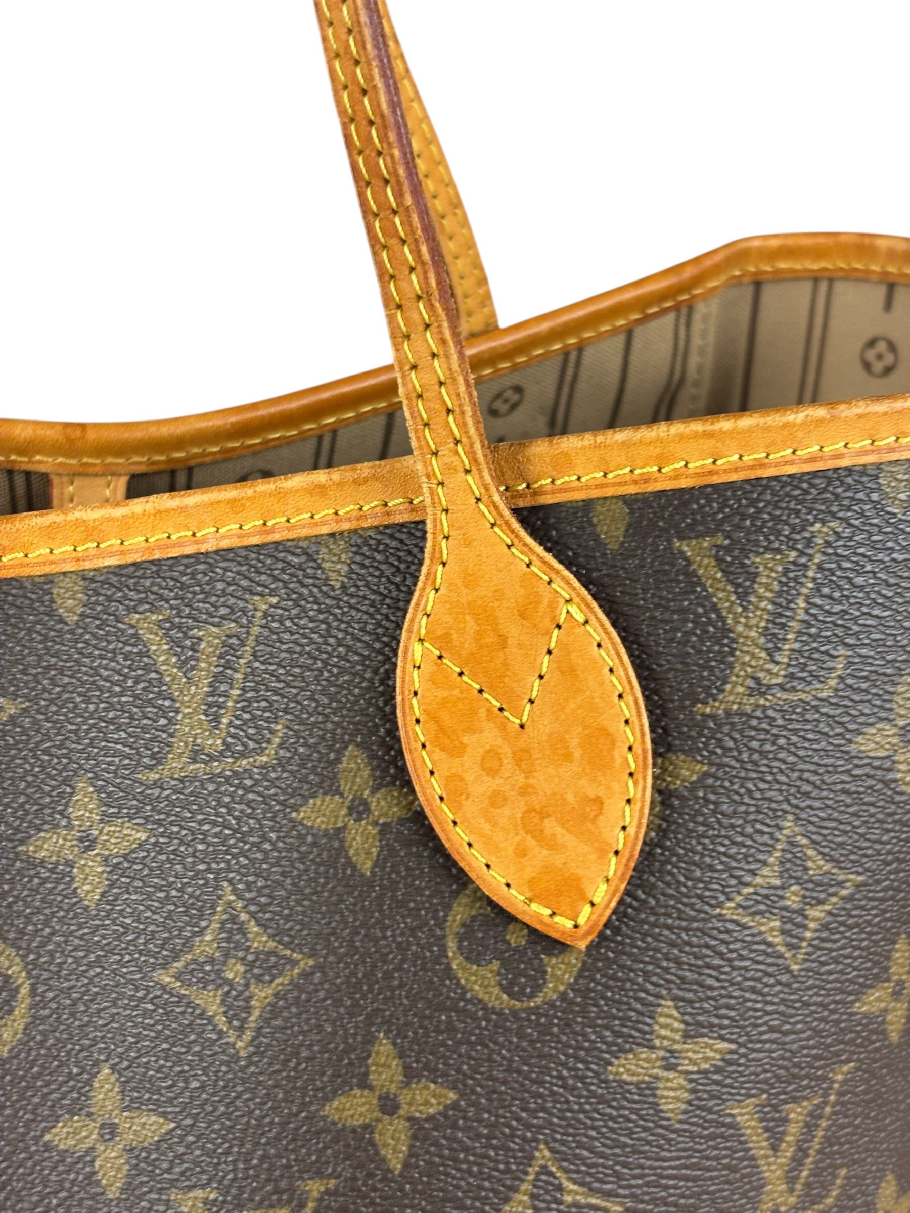 Louis Vuitton Monogram Neverfull MM Shoulder Bag