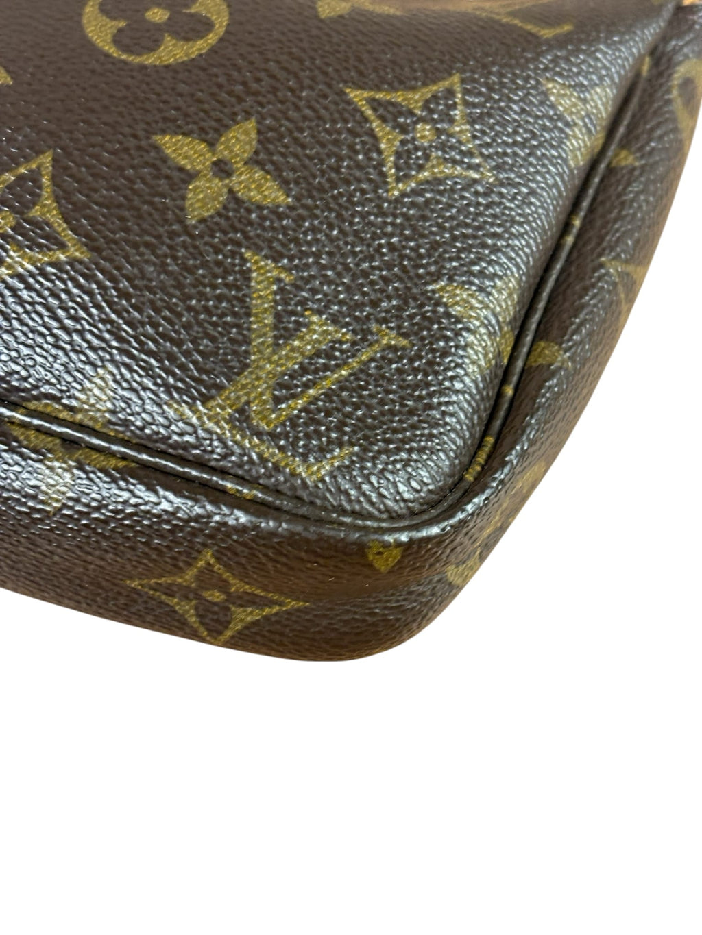 Louis Vuitton Monogram Pochette