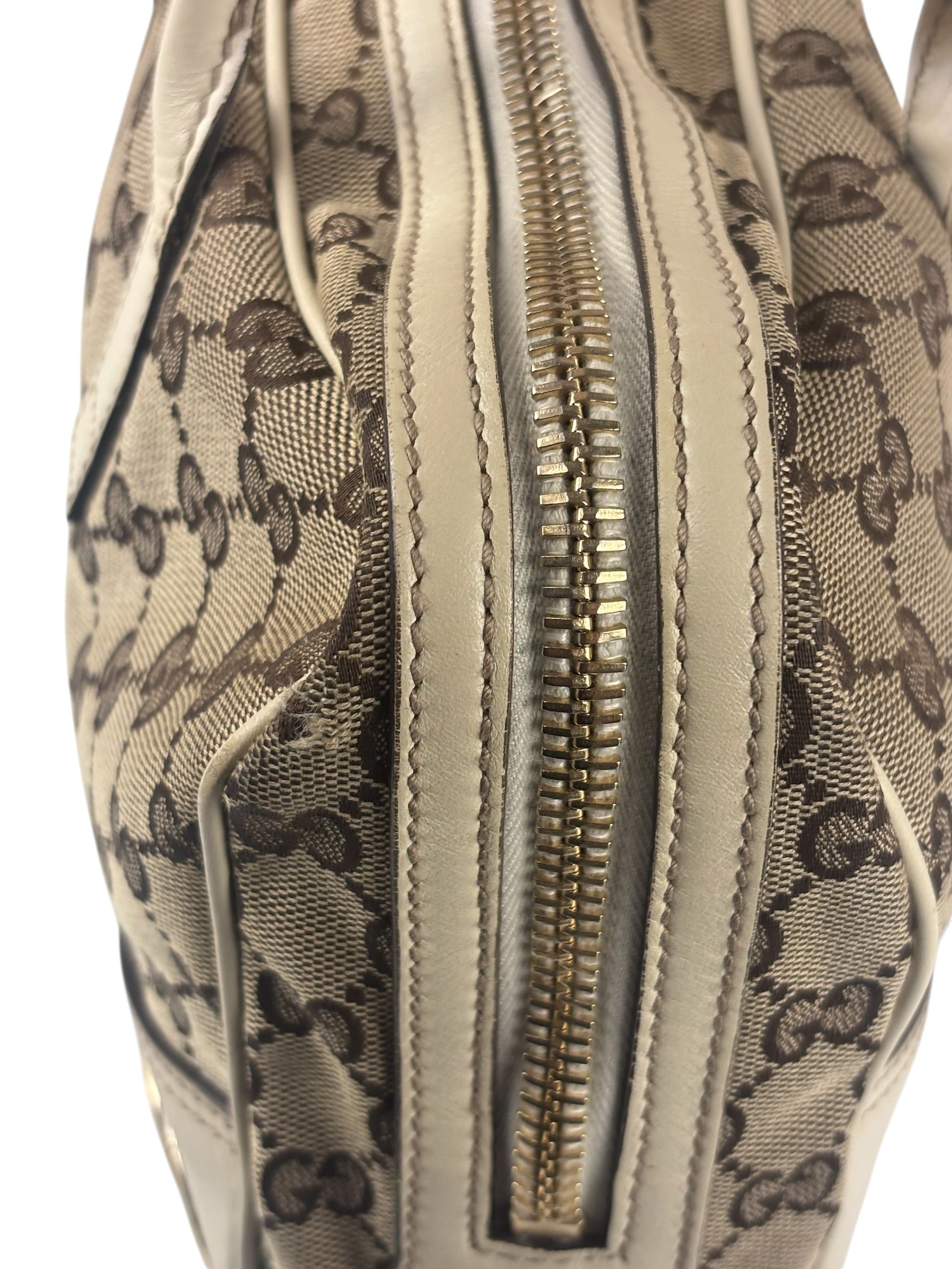 Gucci GG Beige Ivory Leather Shoulder Bag