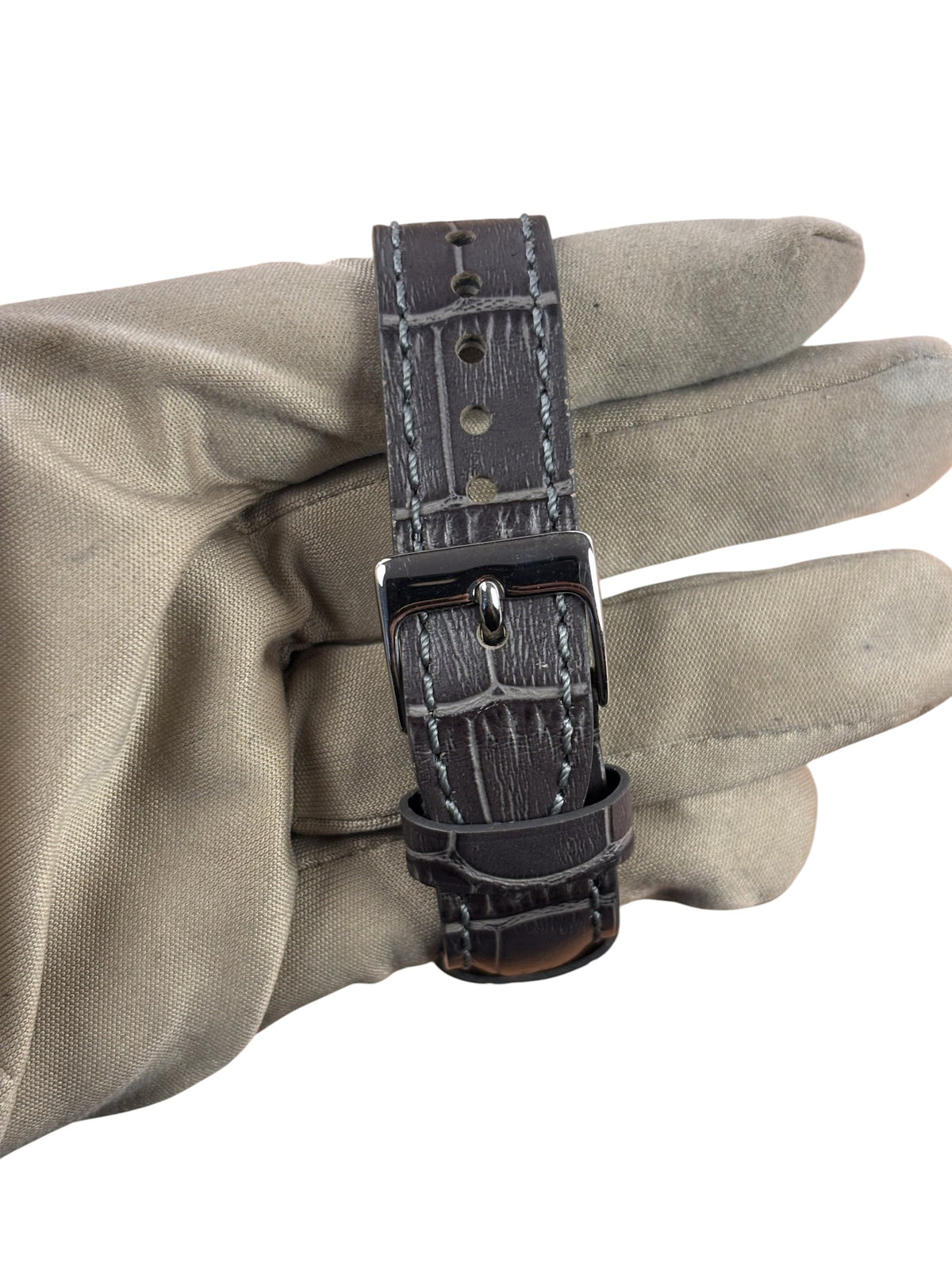 Gucci 5500M Silver Roman Dial Grey Croc Strap