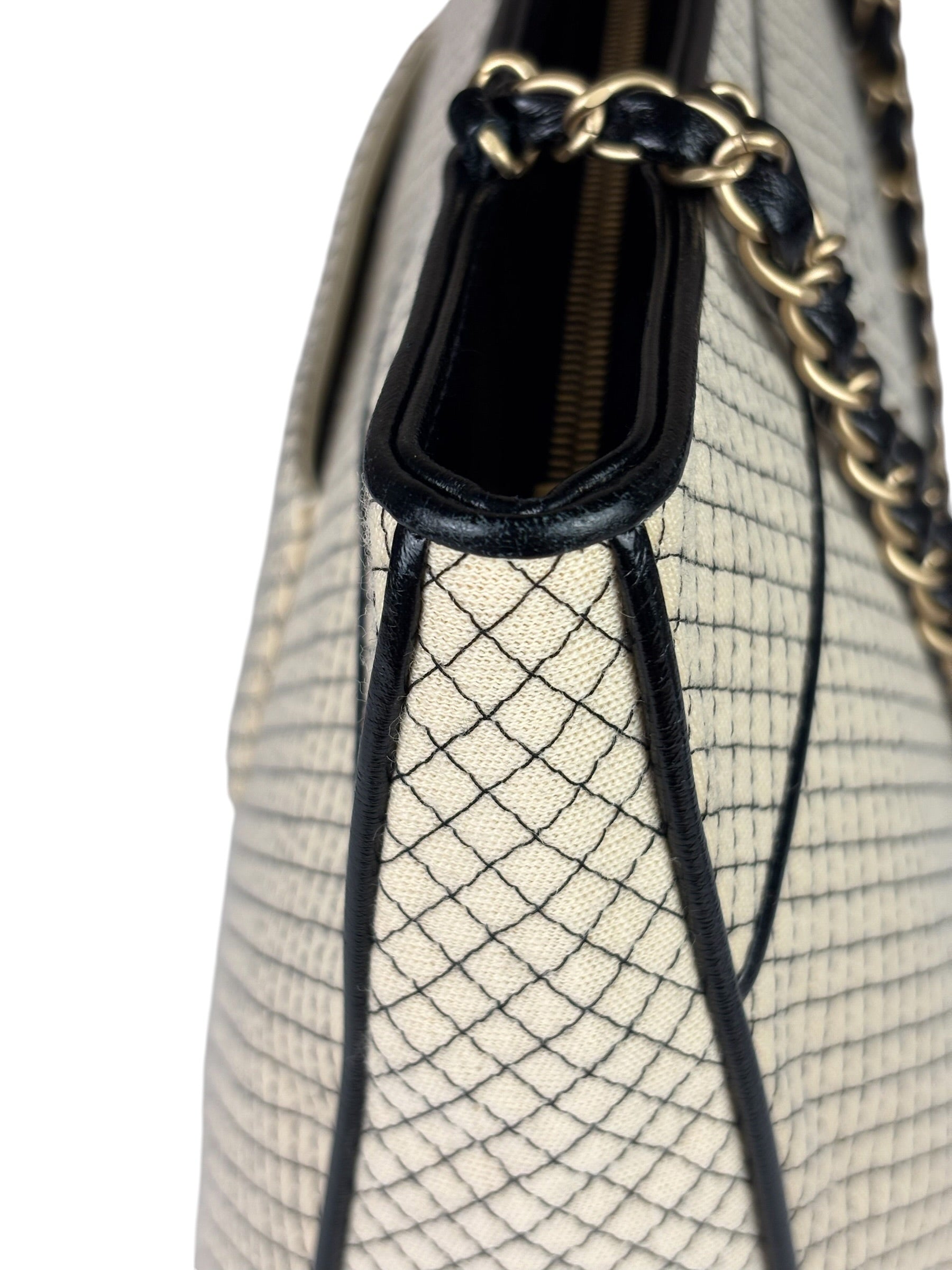Chanel Beige/Black Leather Trim Diamond-Quilted Shoulder Bag 2002