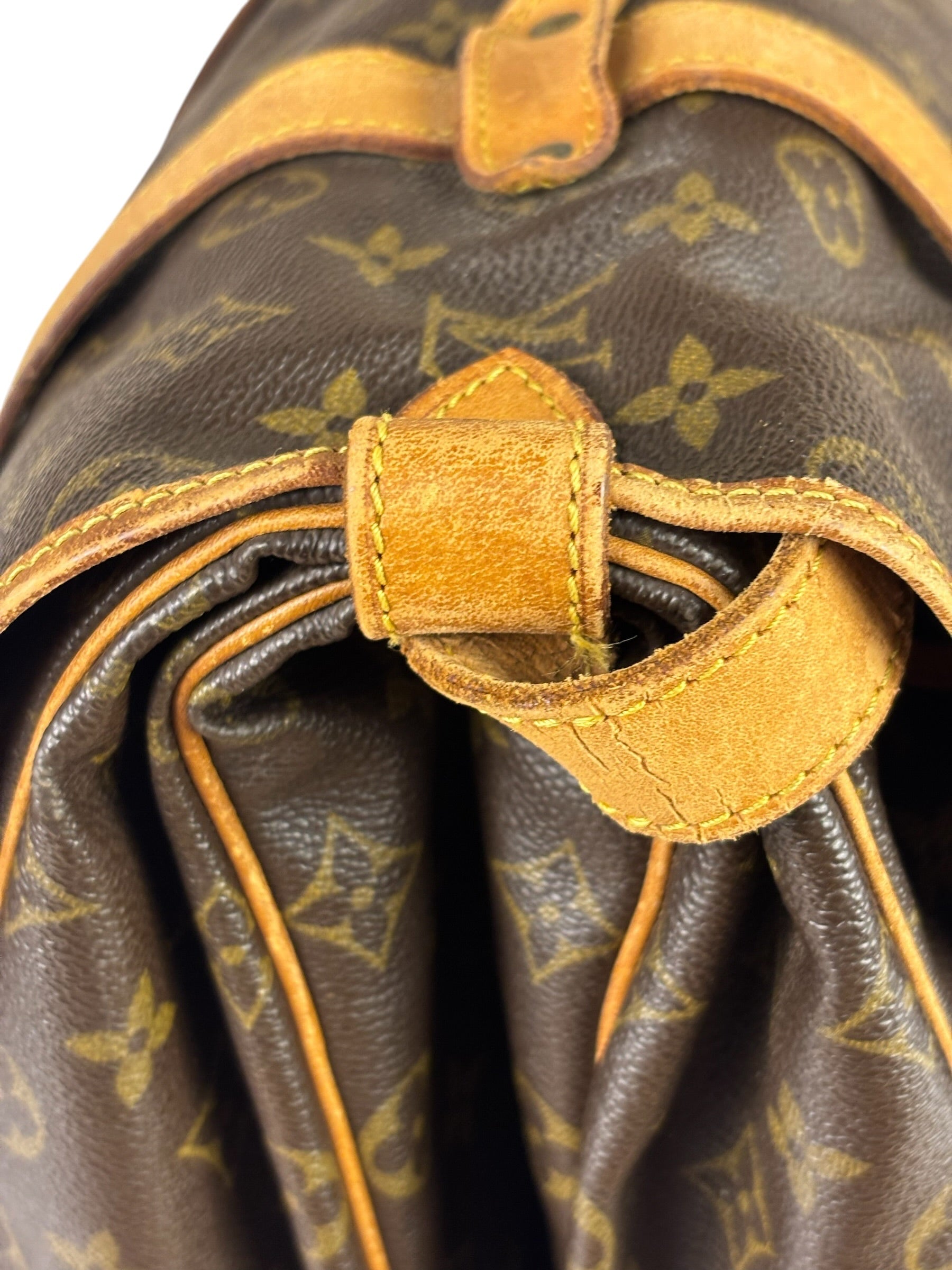 Louis Vuitton Monogram Saumur 43 Messenger Bag