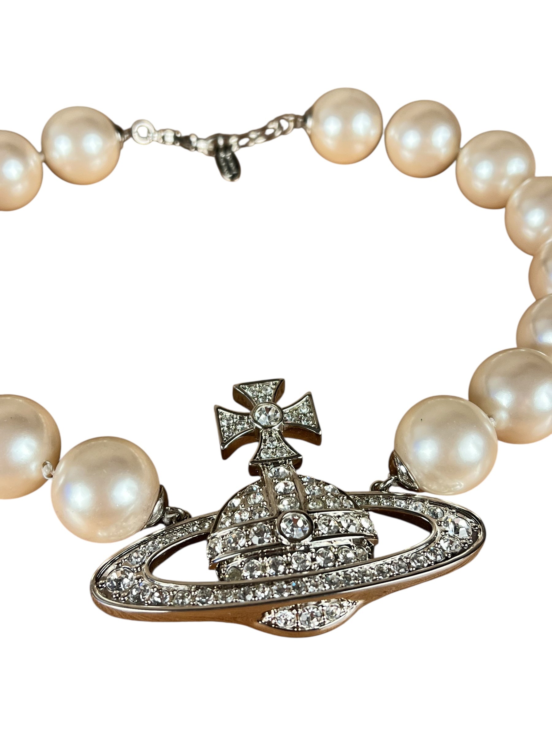 Vivienne Westwood Orb Neysa Pearl Choker