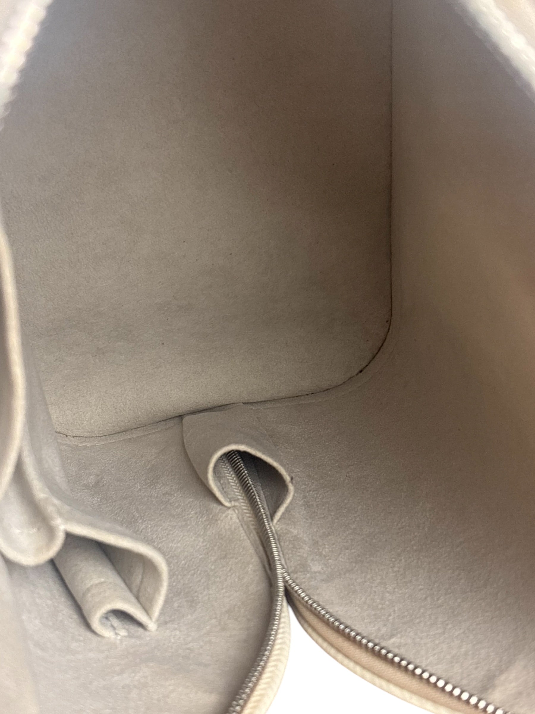 Louis Vuitton White Epi Leather Alma Hand Bag PM