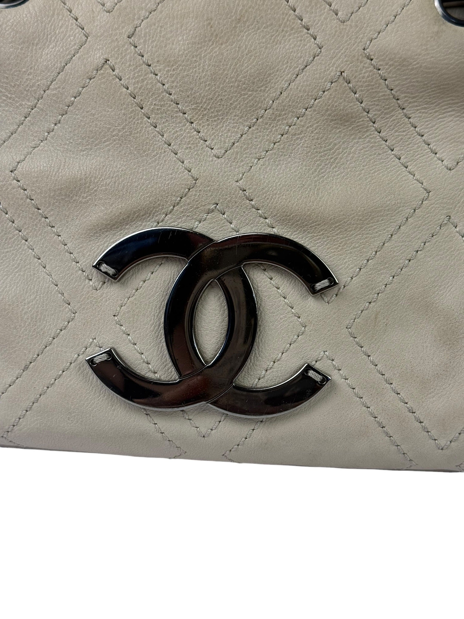 Chanel Cream Chevron Leather Outdoor Ligne Shoulder Bags  2005