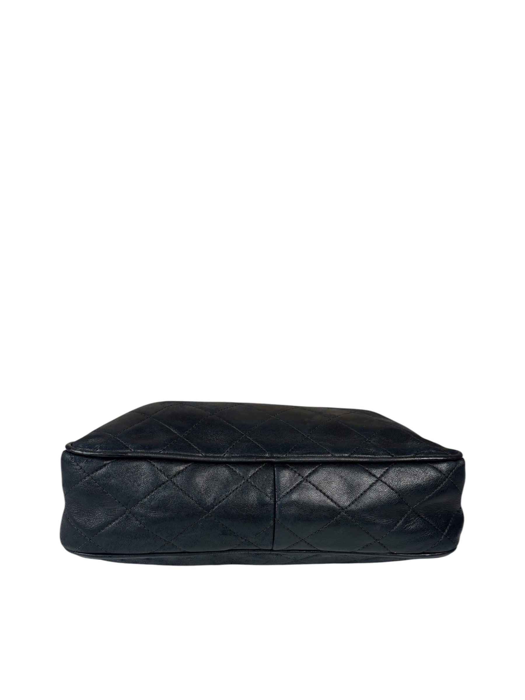 Chanel Vintage Black Quilted Leather CC Camera Bag 1989