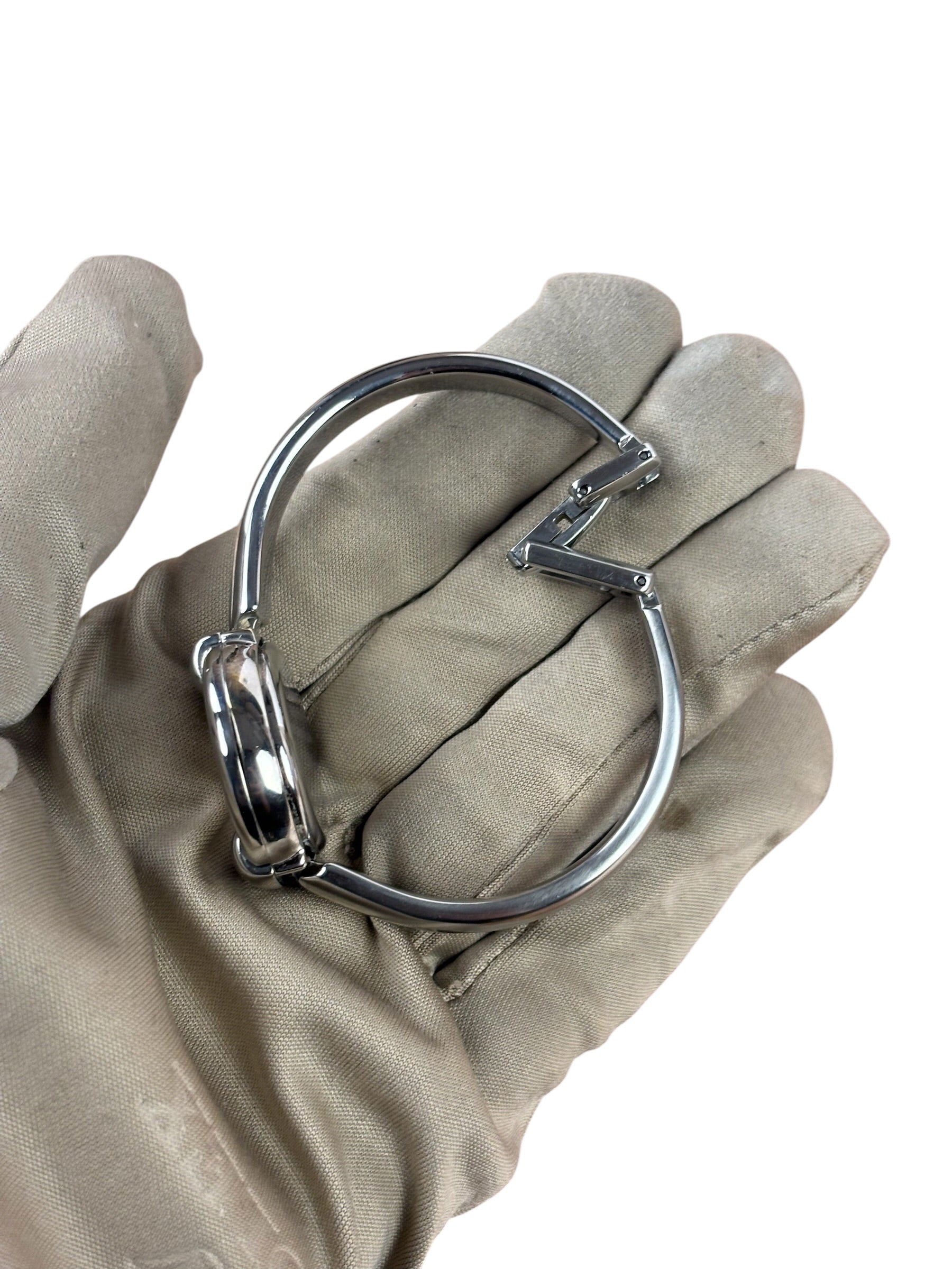 Gucci 1400L Silver Dial Bangle