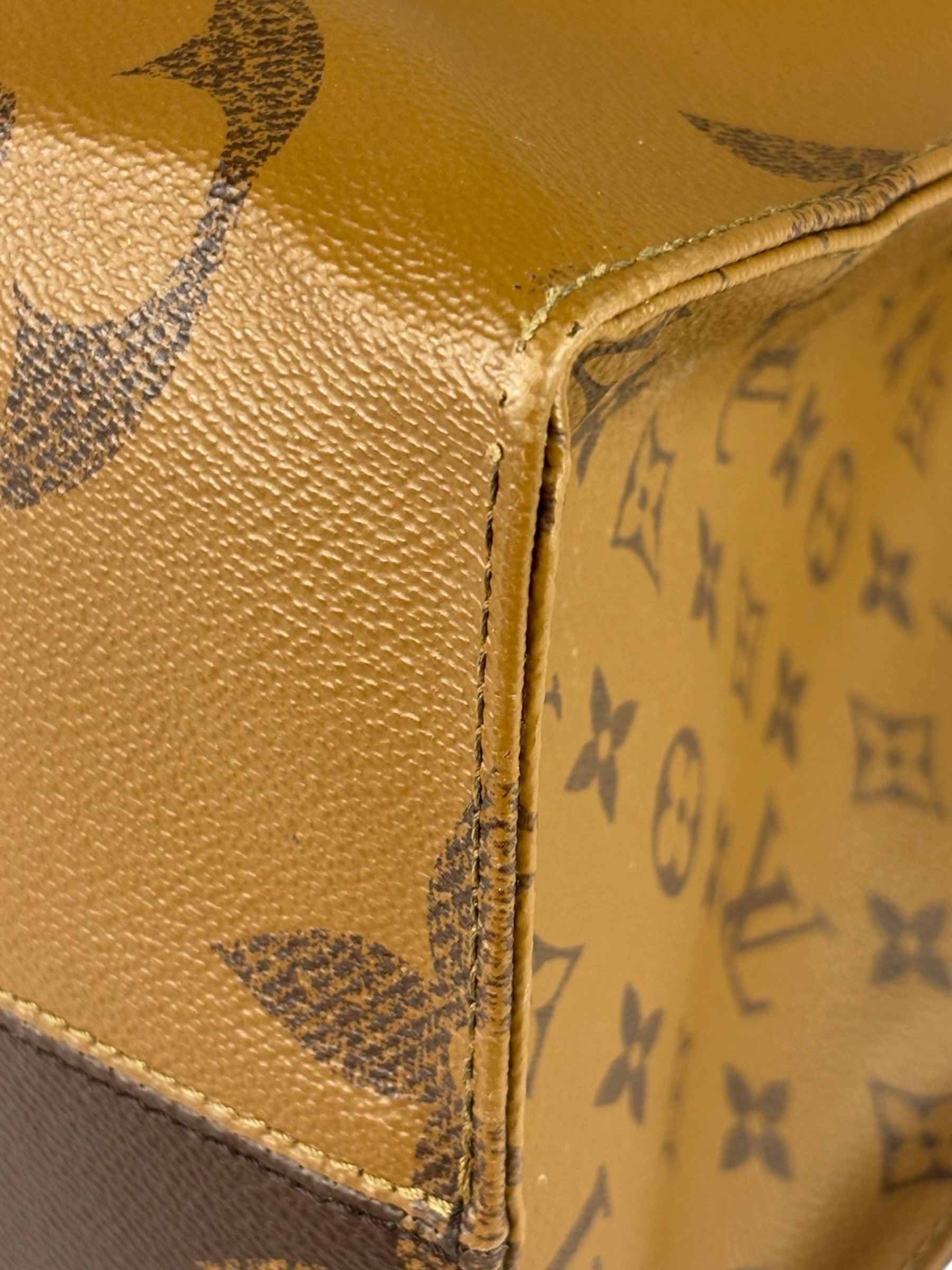 Louis Vuitton Monogram OnTheGo MM
