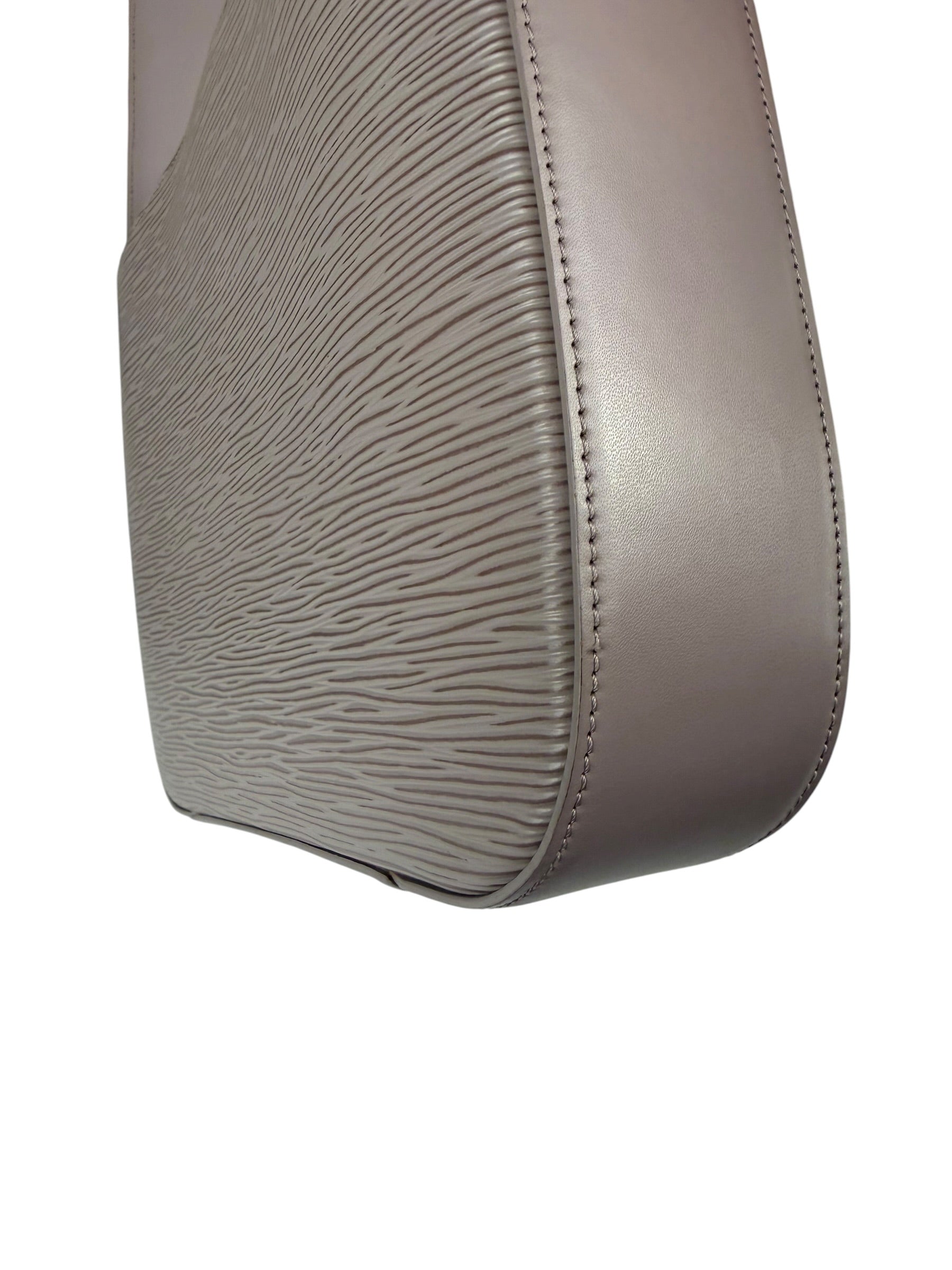 Louis Vuitton Lilac Epi Leather Reverie Hobo Bag