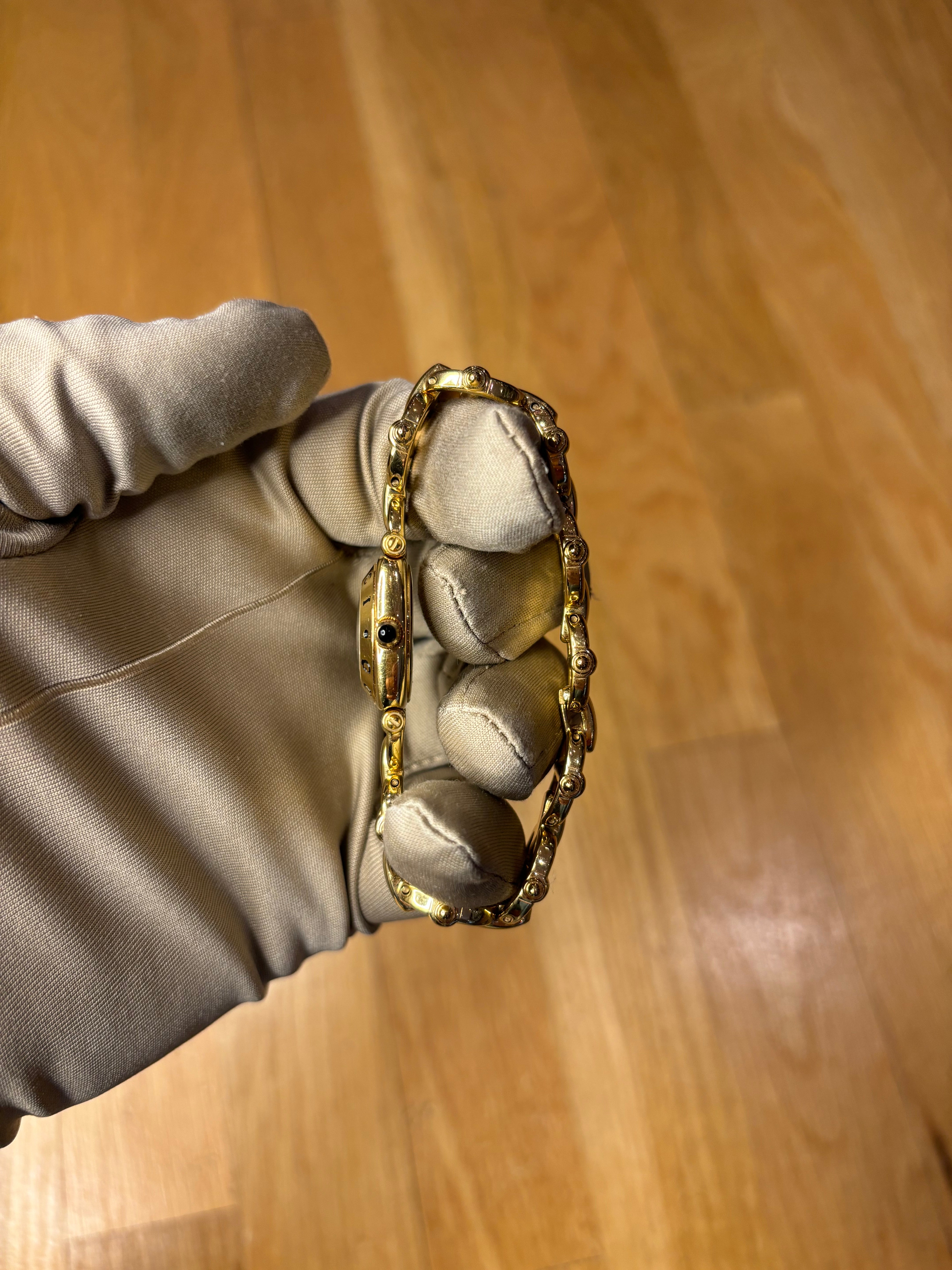 Gucci Mother Of Pearl Dial Gold Plated Chain Link