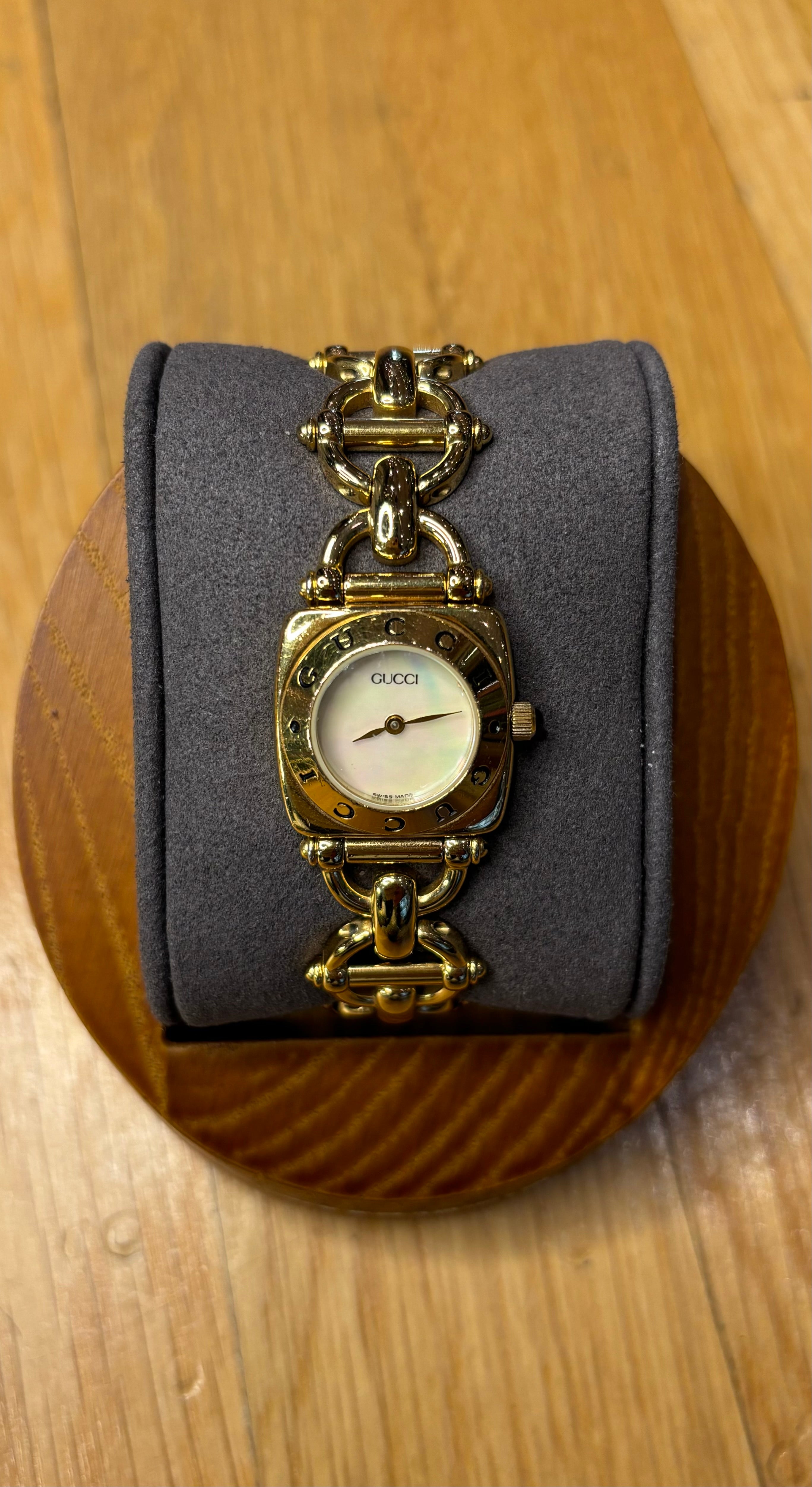 Gucci Mother Of Pearl Dial Gold Plated Chain Link