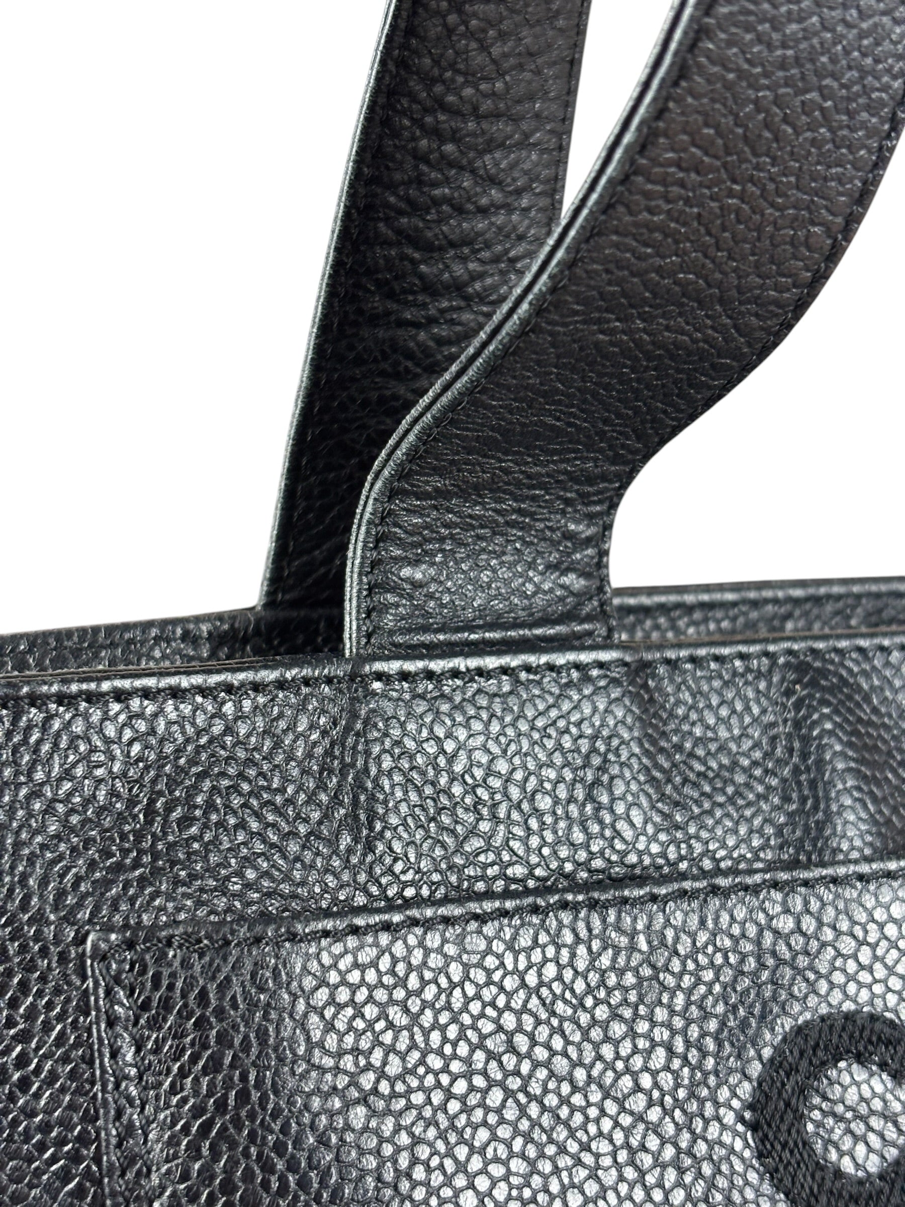 Chanel Vintage Black Leather Zip Shoulder Bag - 1998