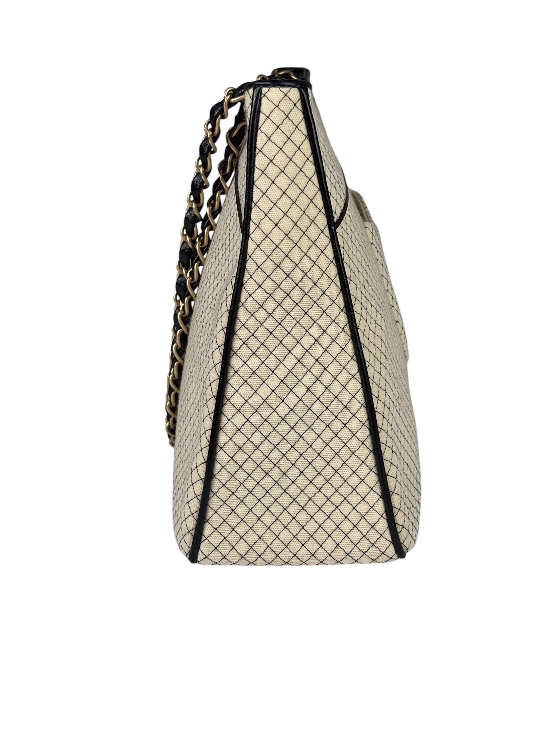 Chanel Beige/Black Leather Trim Diamond-Quilted Shoulder Bag 2002