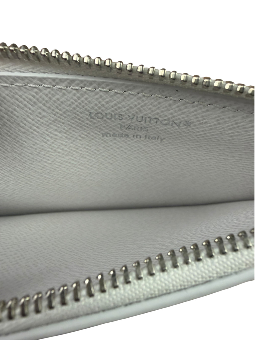 Louis Vuitton White Leather Ski Double Card Holder