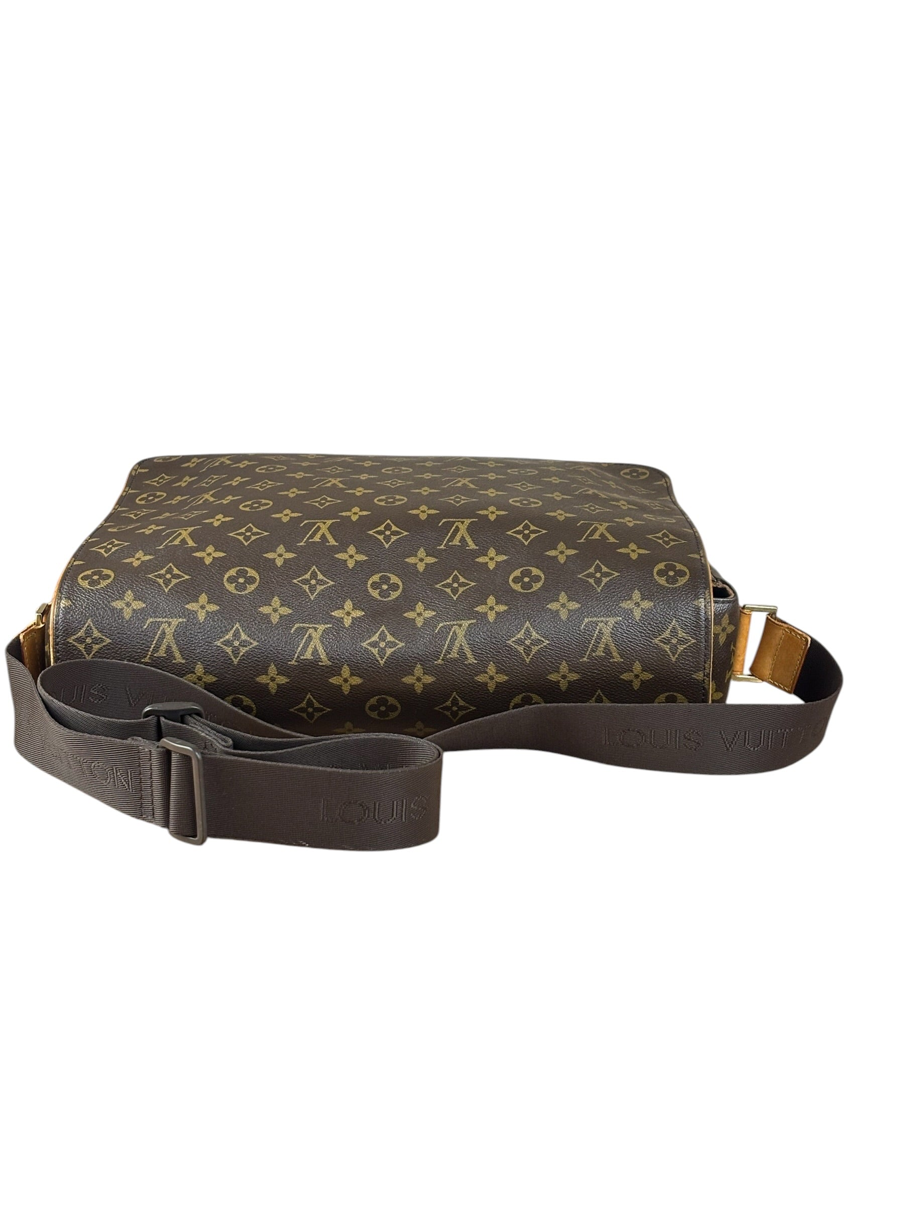 Louis Vuitton Monogram Messenger Bag