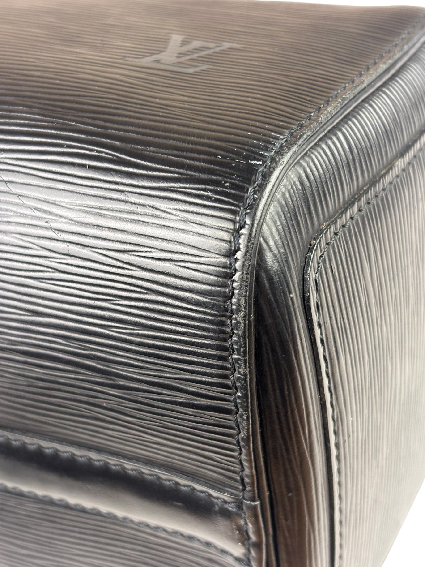 Louis Vuitton Black Epi Leather 25