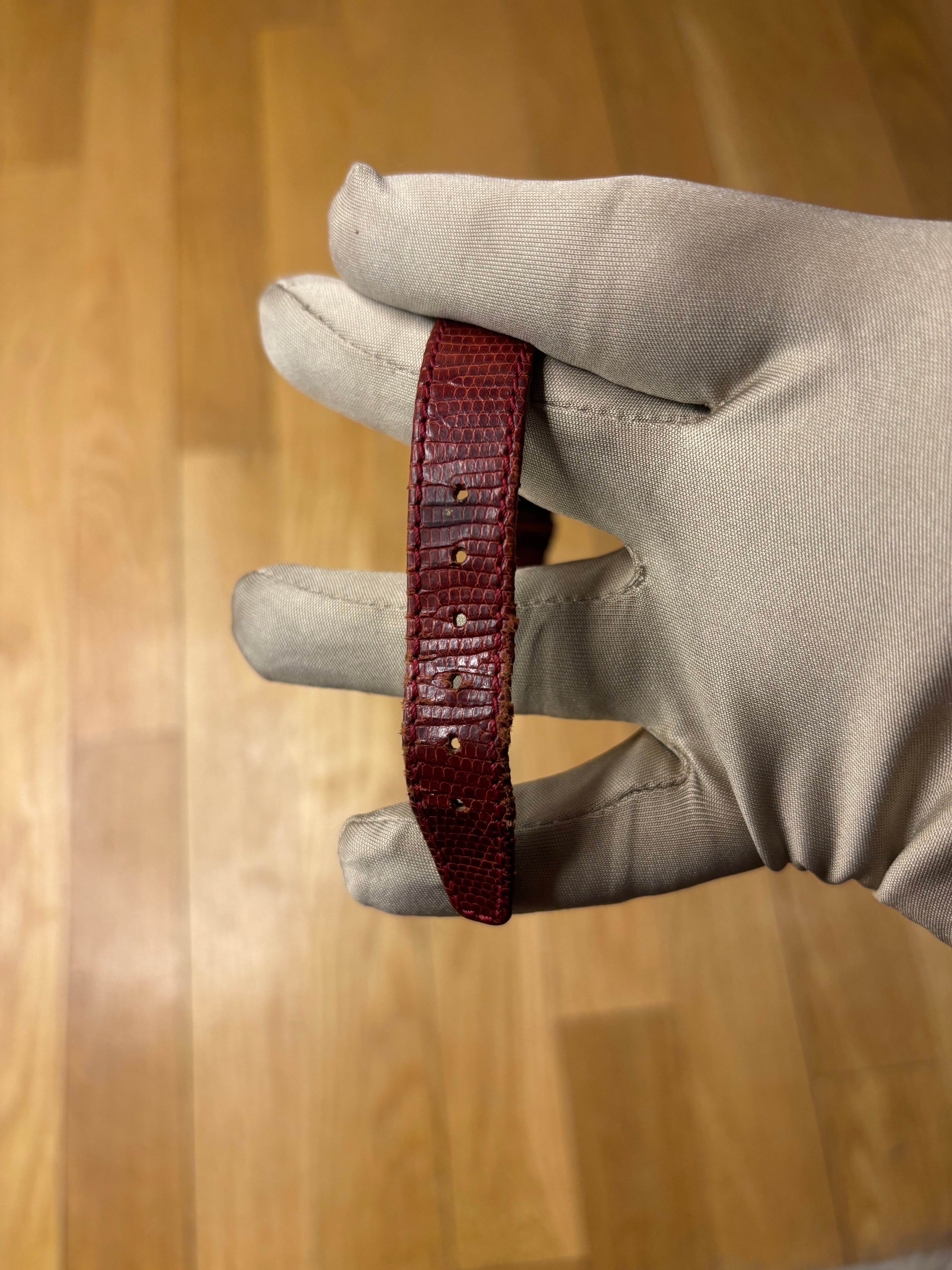 Gucci White & Red Circle Dial Red Strap