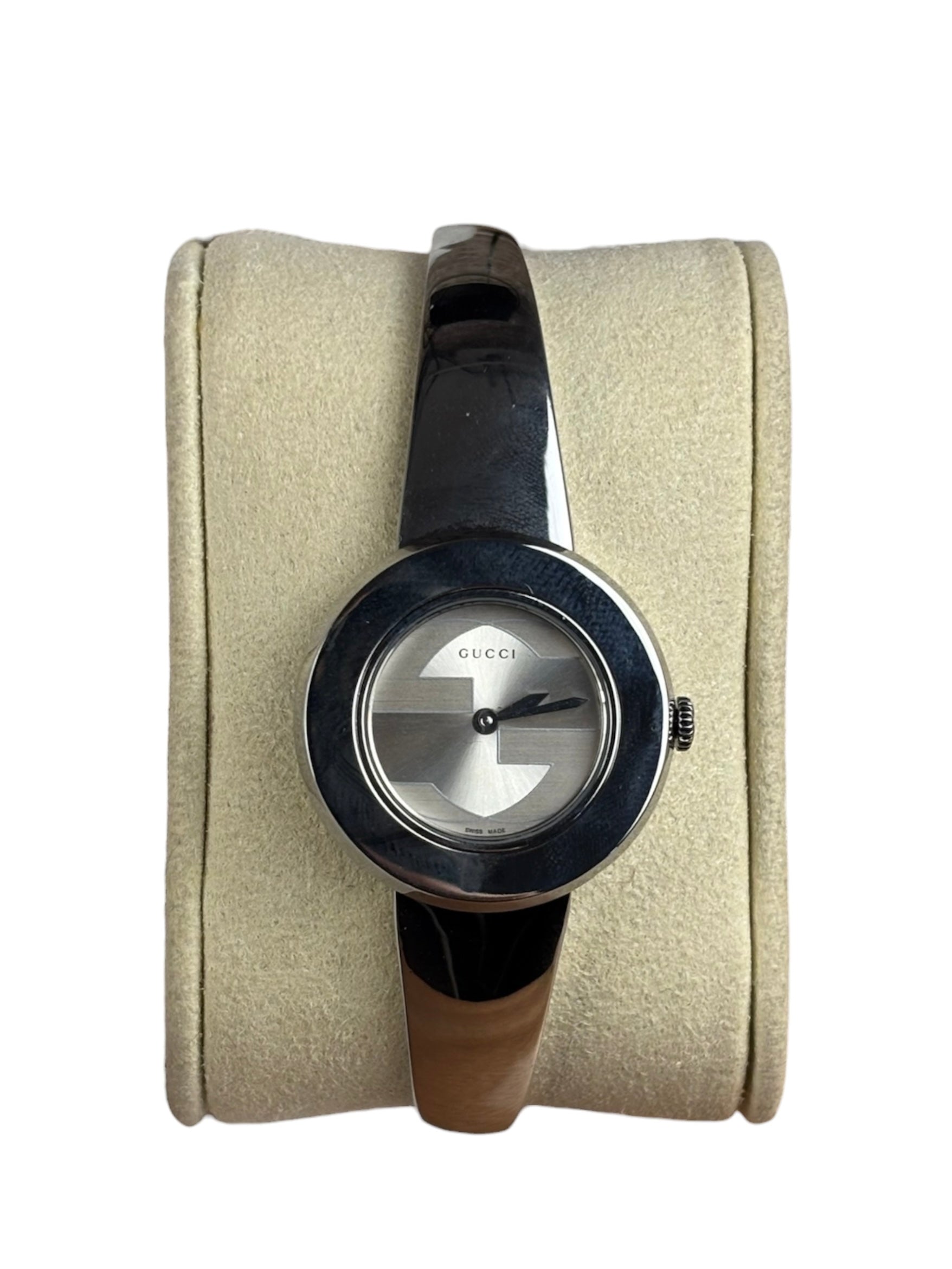 Gucci 129.5 Round GG Dial Bangle Band