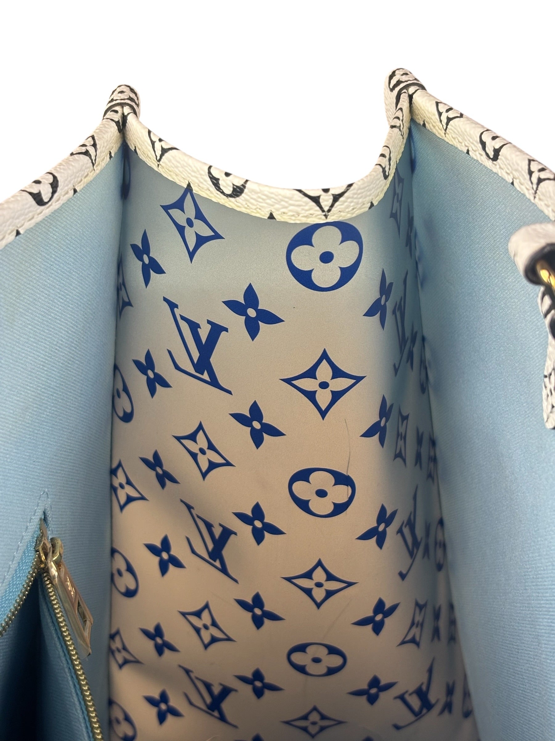 Louis Vuitton Monogram Giant Okinawa OnTheGo GM Tote