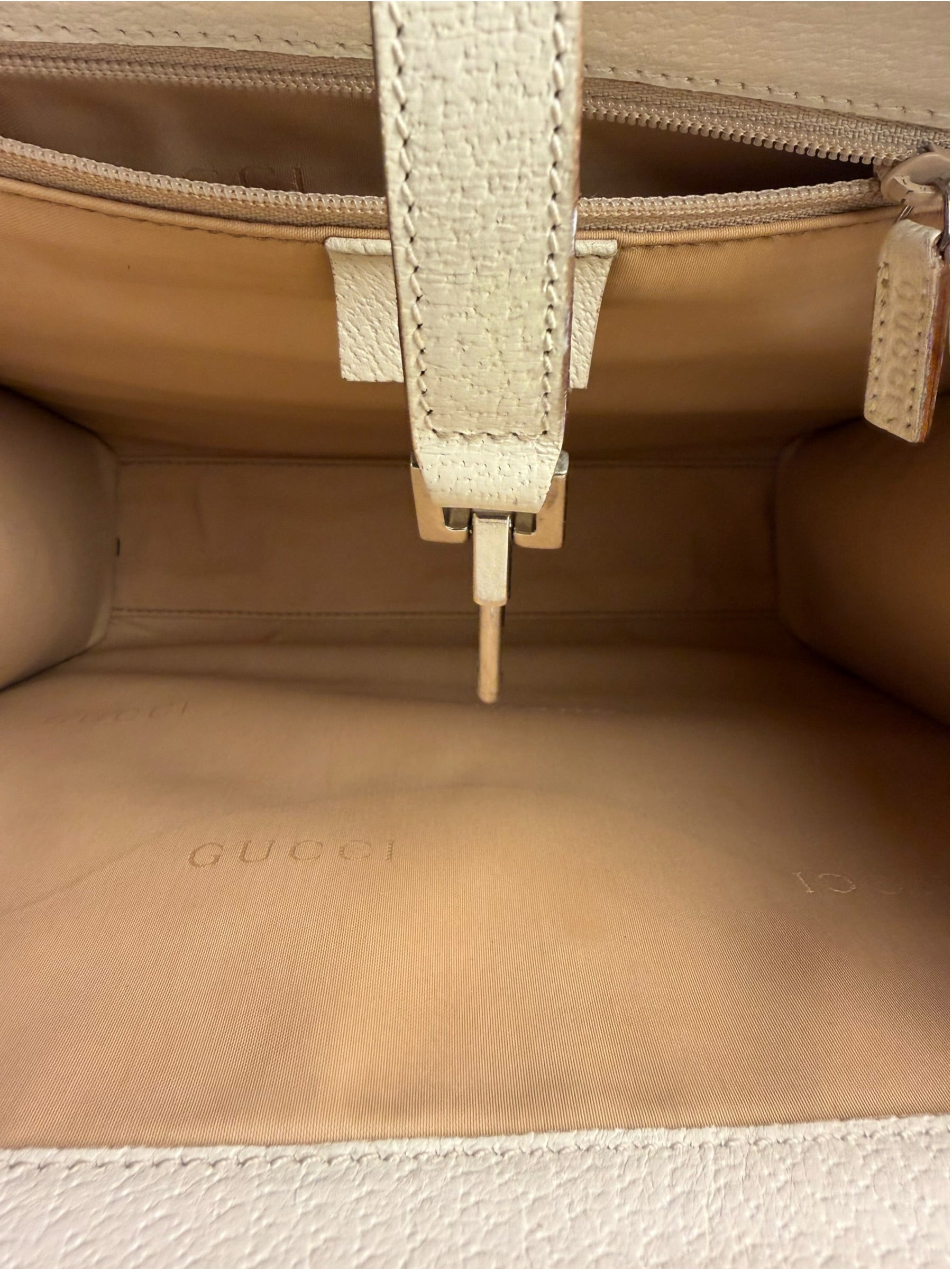 Gucci Off-White Leather Piston Lock Jackie Tote