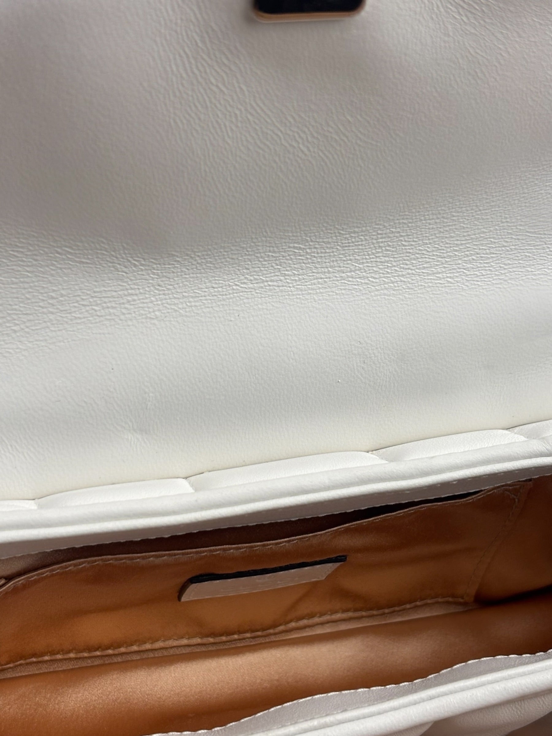 Gucci White Quilted Metelasse Leather Horsebit Chain Shoulder Bag