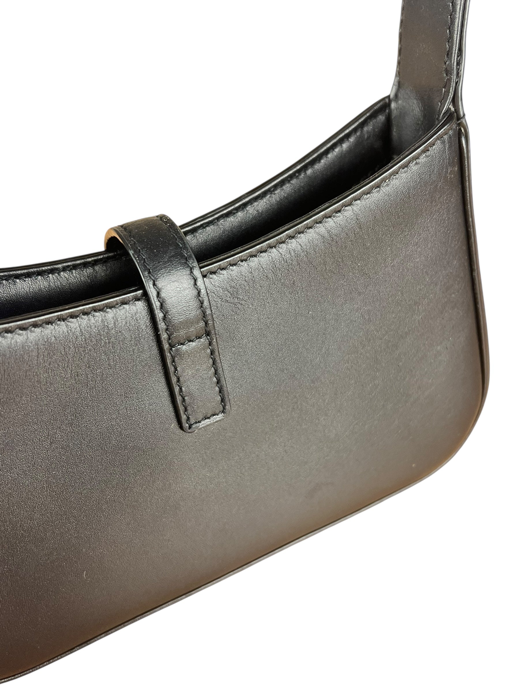 Saint Laurent Le 5 à 7 Smooth Leather Handbag Black