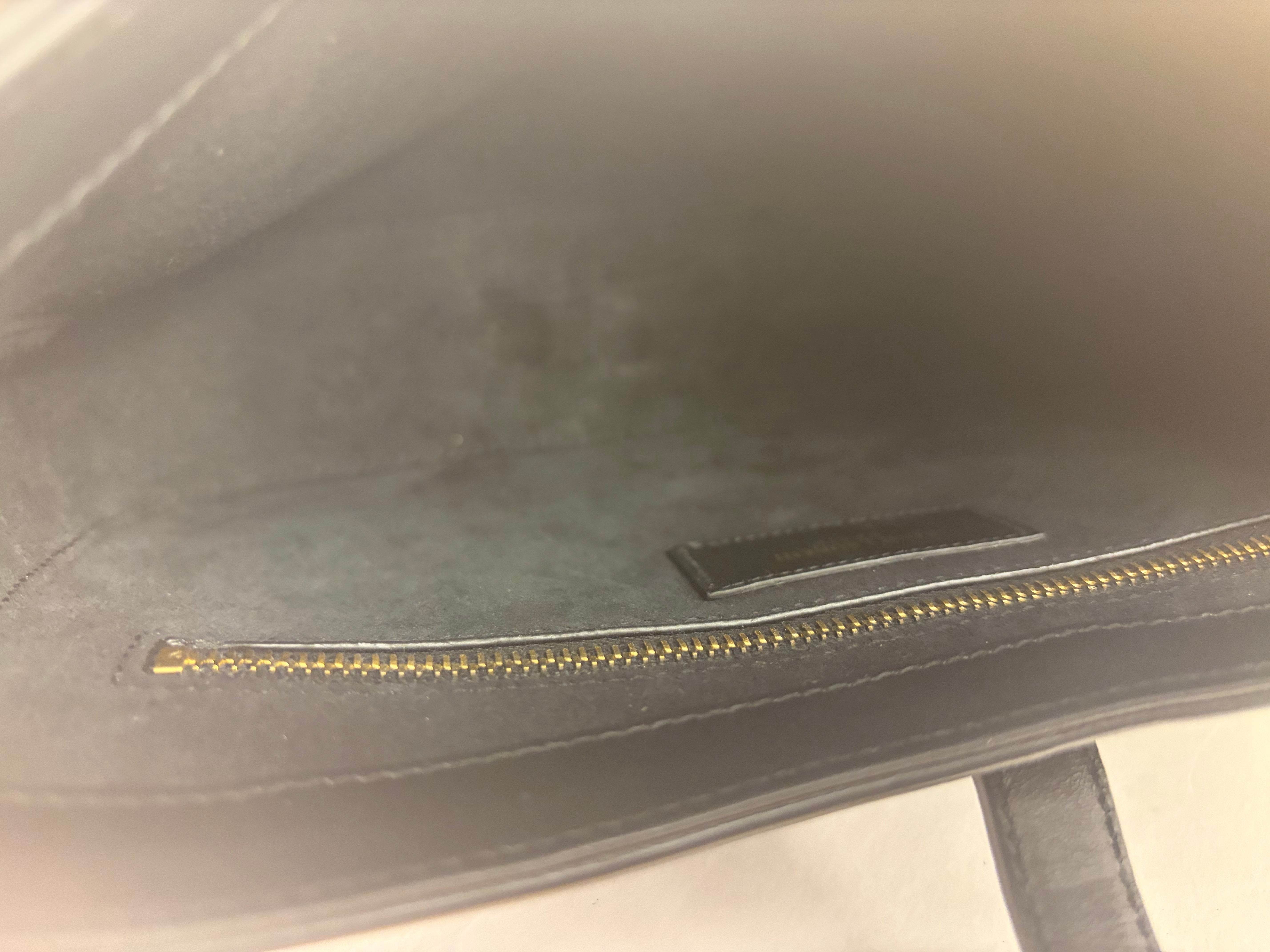 Yves Saint Laurent Black Leather Le 5 À 7 Hobo Bag