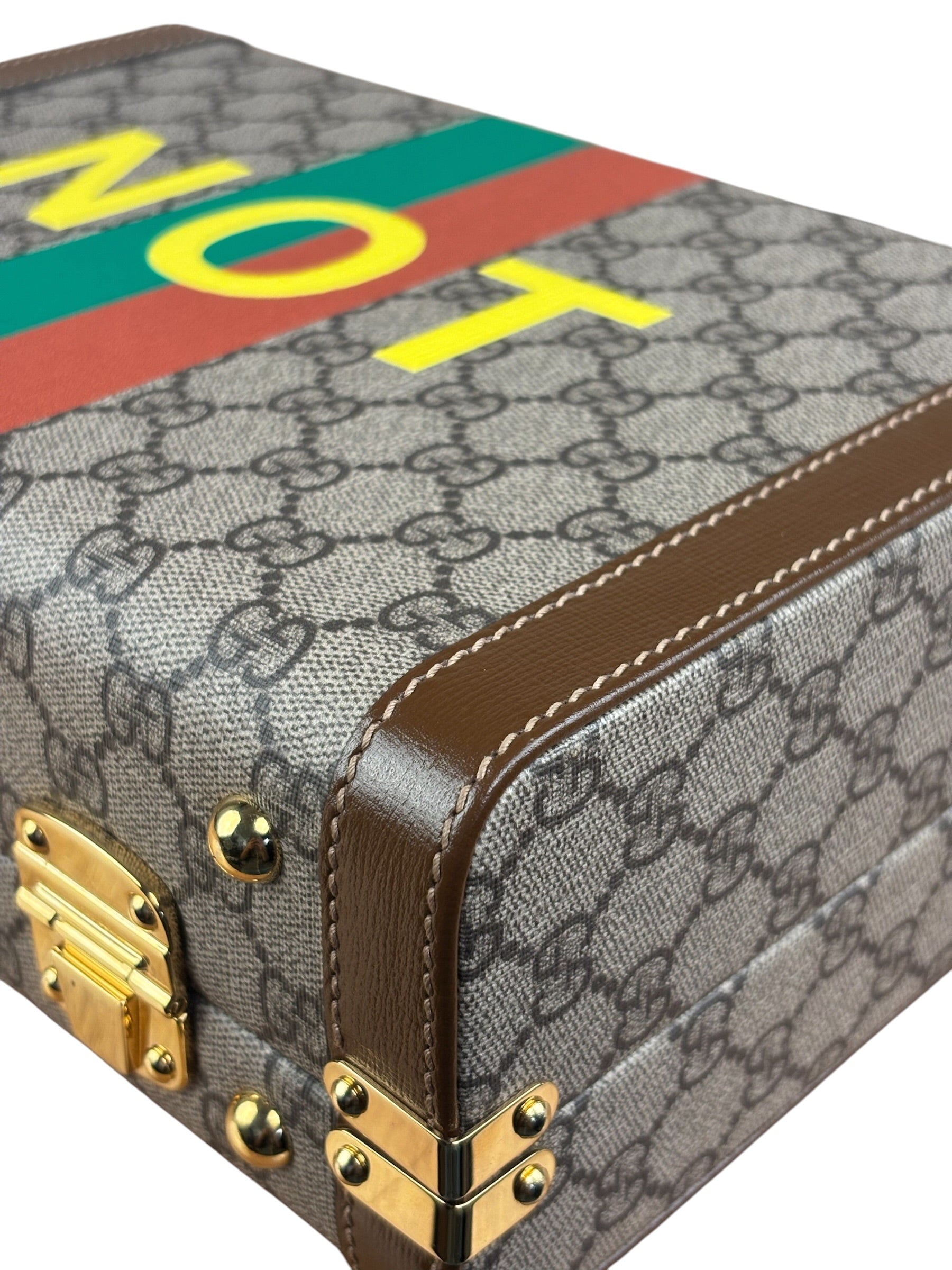 Gucci GG Supreme Fake/Not Savoy Beauty Case Crossbody