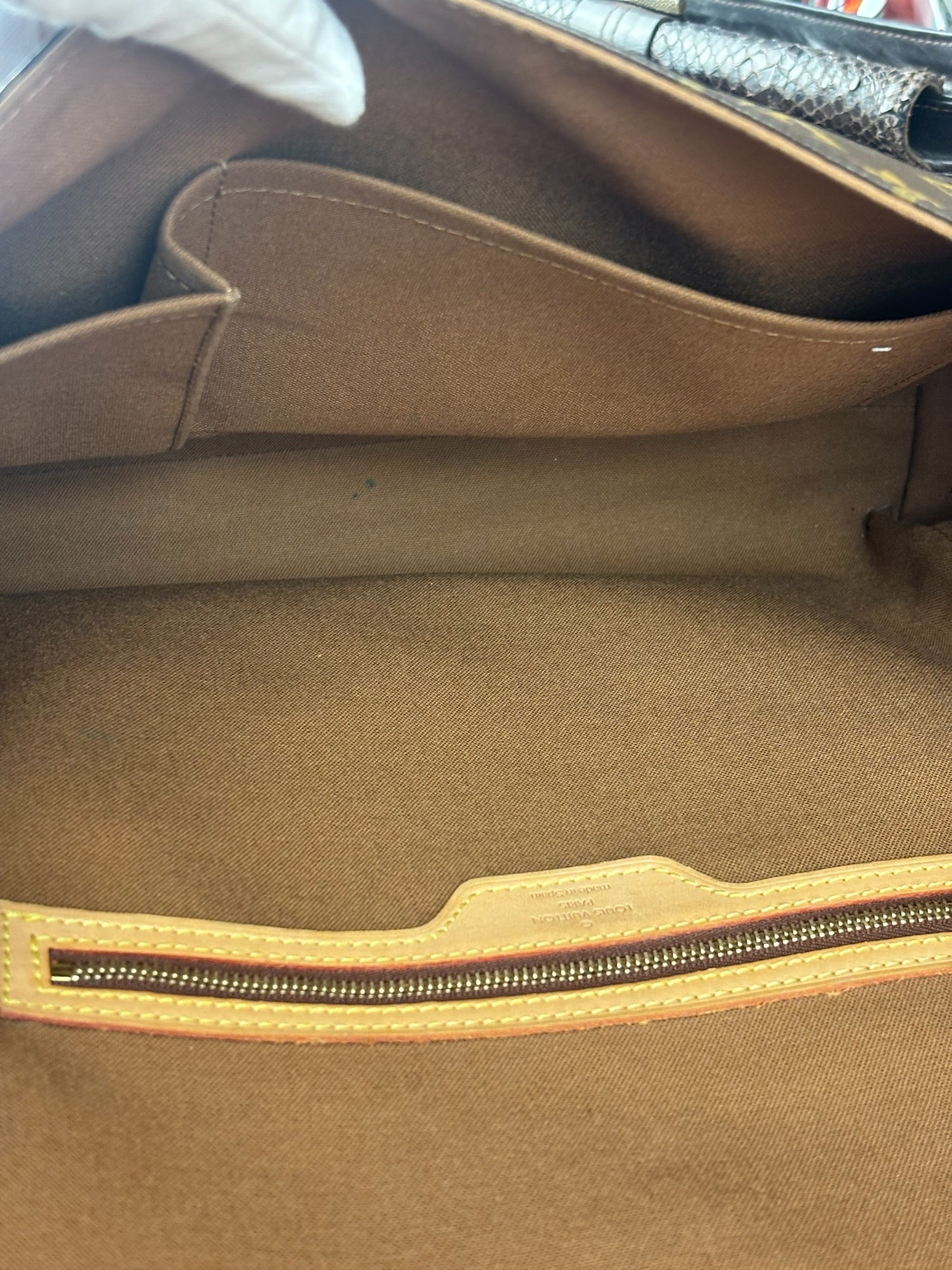 Louis Vuitton Monogram Messenger Bag