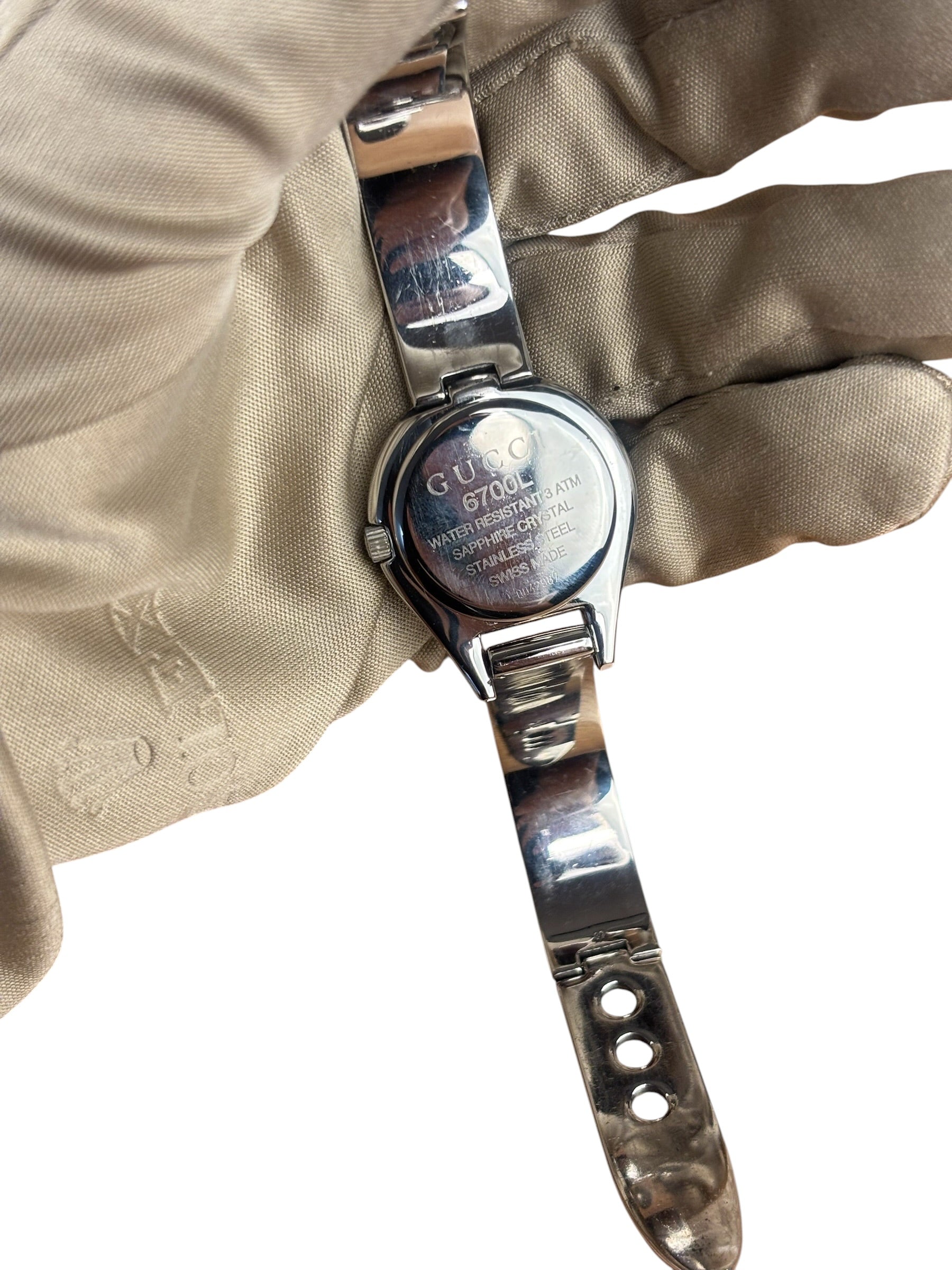 Gucci Vintage 6700L Black Dial bangle Watch