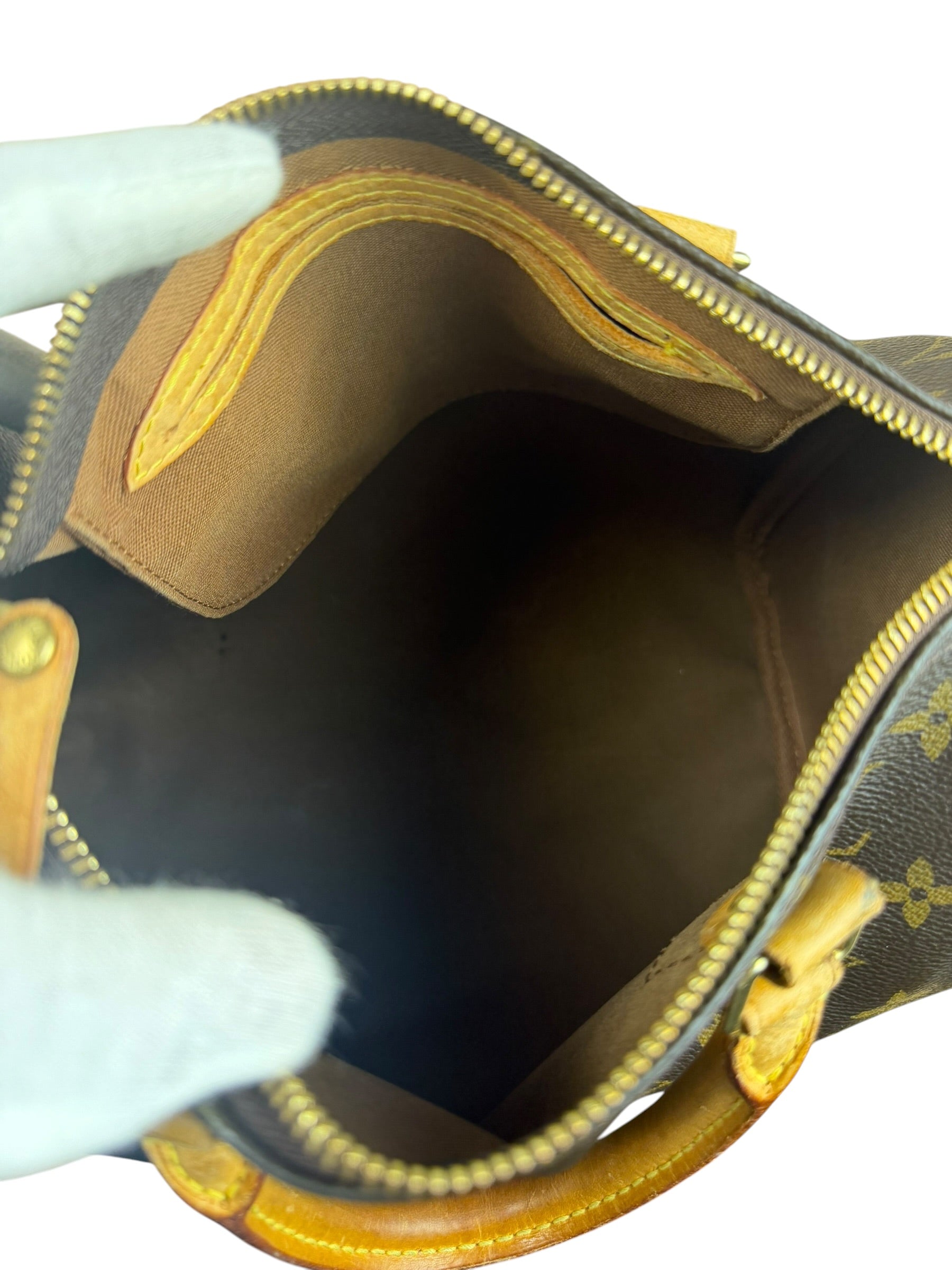 Louis Vuitton Vintage Monogram Speedy 25