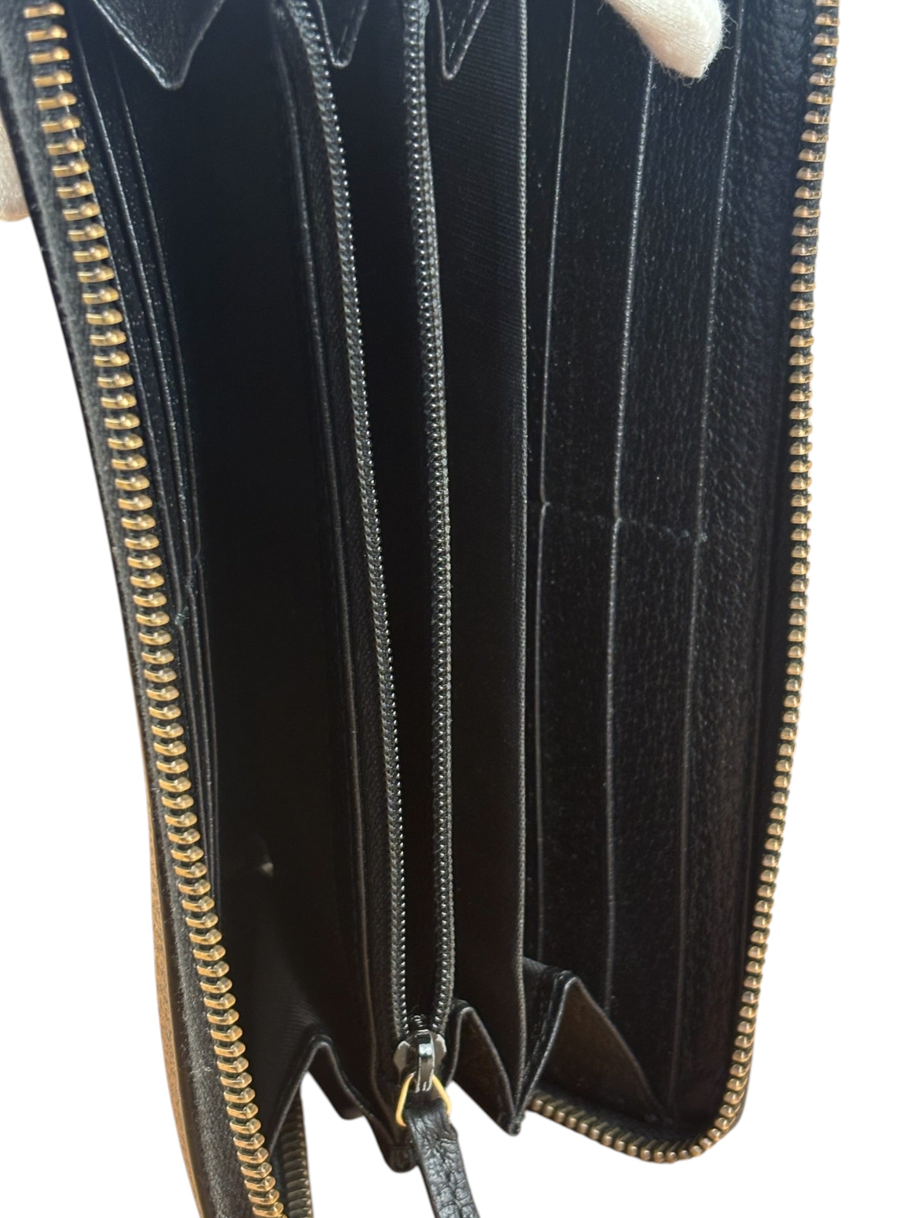 Gucci Black Leather Bee Long Zip Wallet
