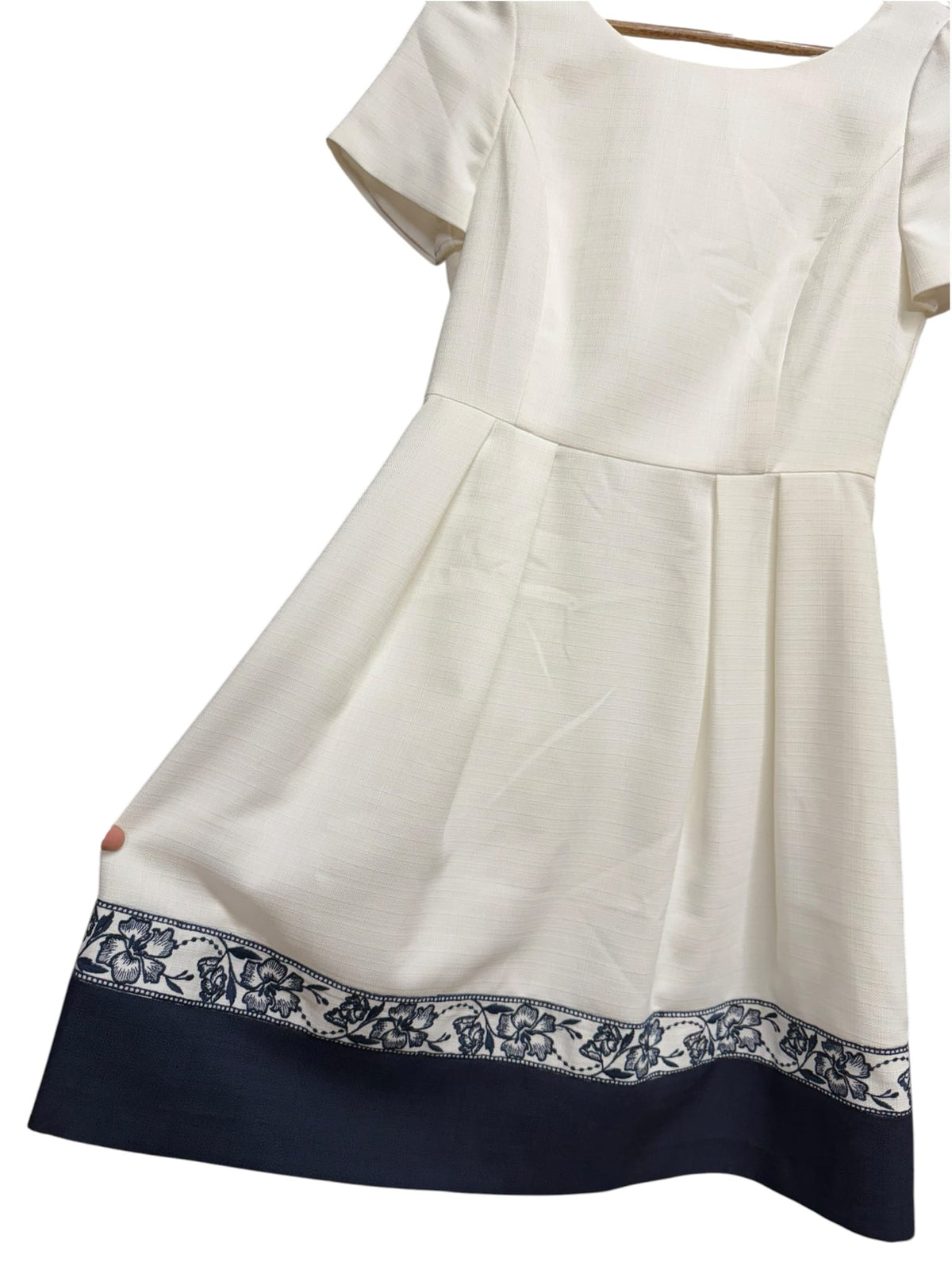 Laisse Passe White/Navy Floral Trim Dress