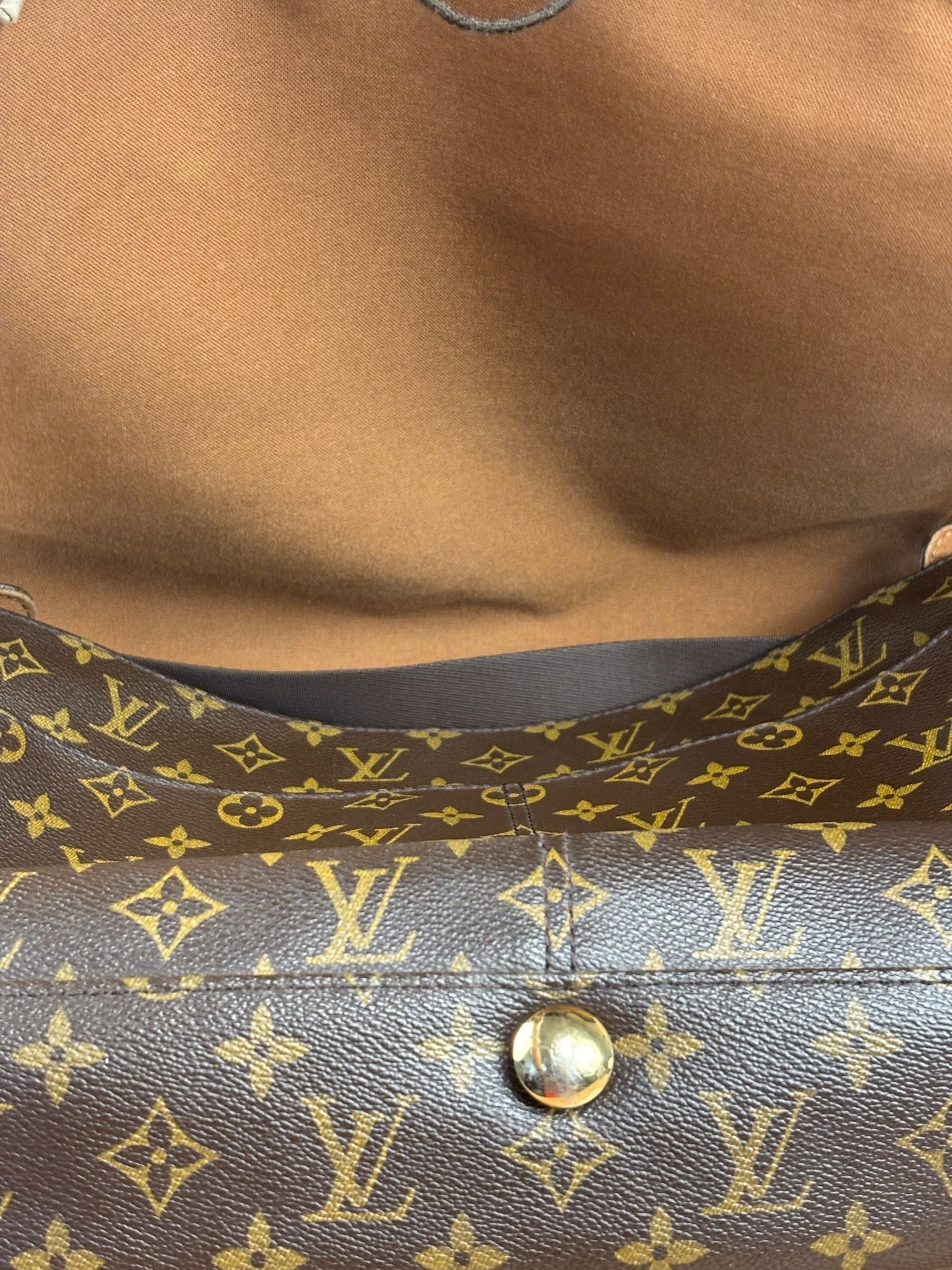 Louis Vuitton Monogram Messenger Bag