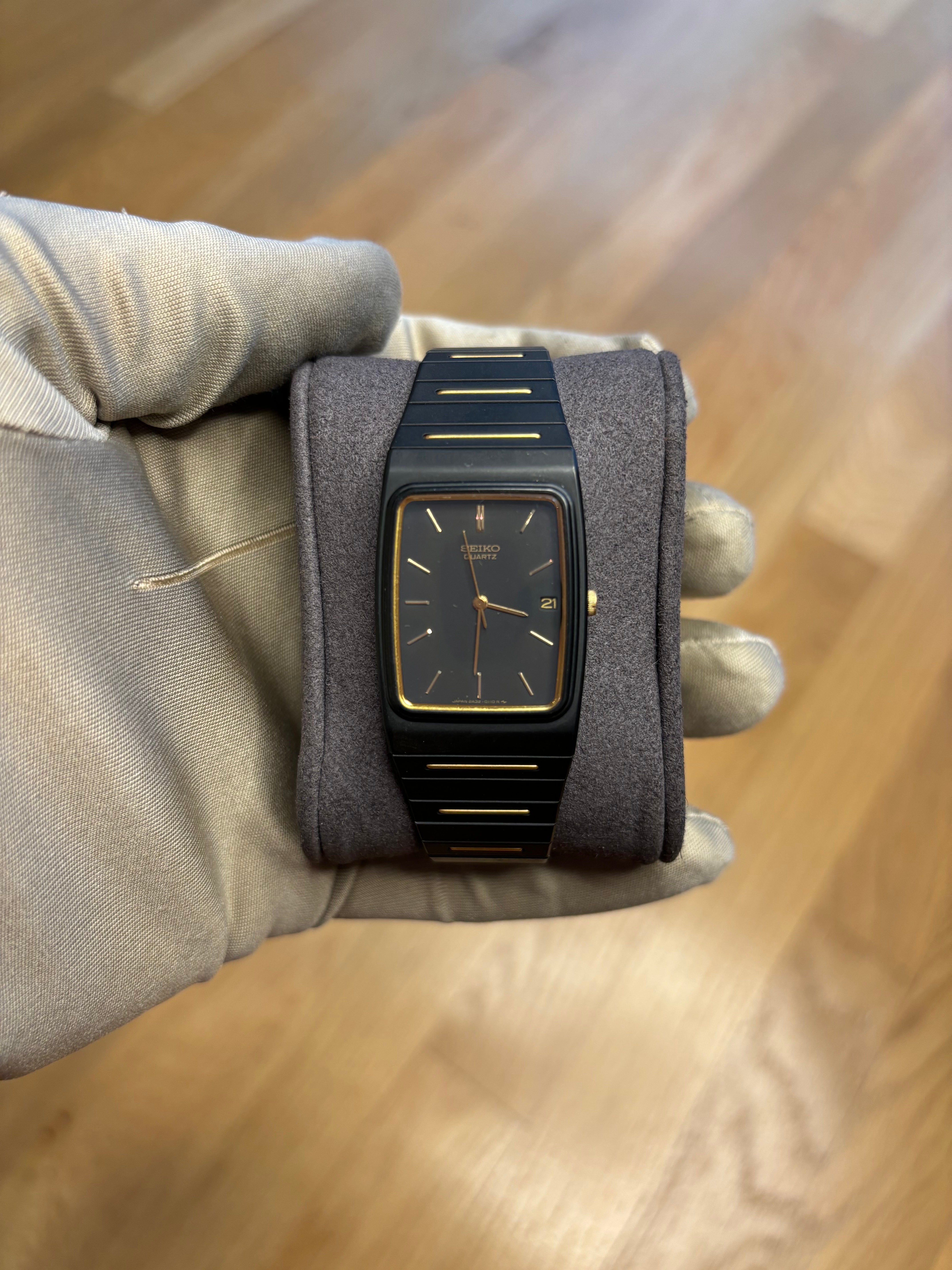 Seiko Black & Gold Quartz