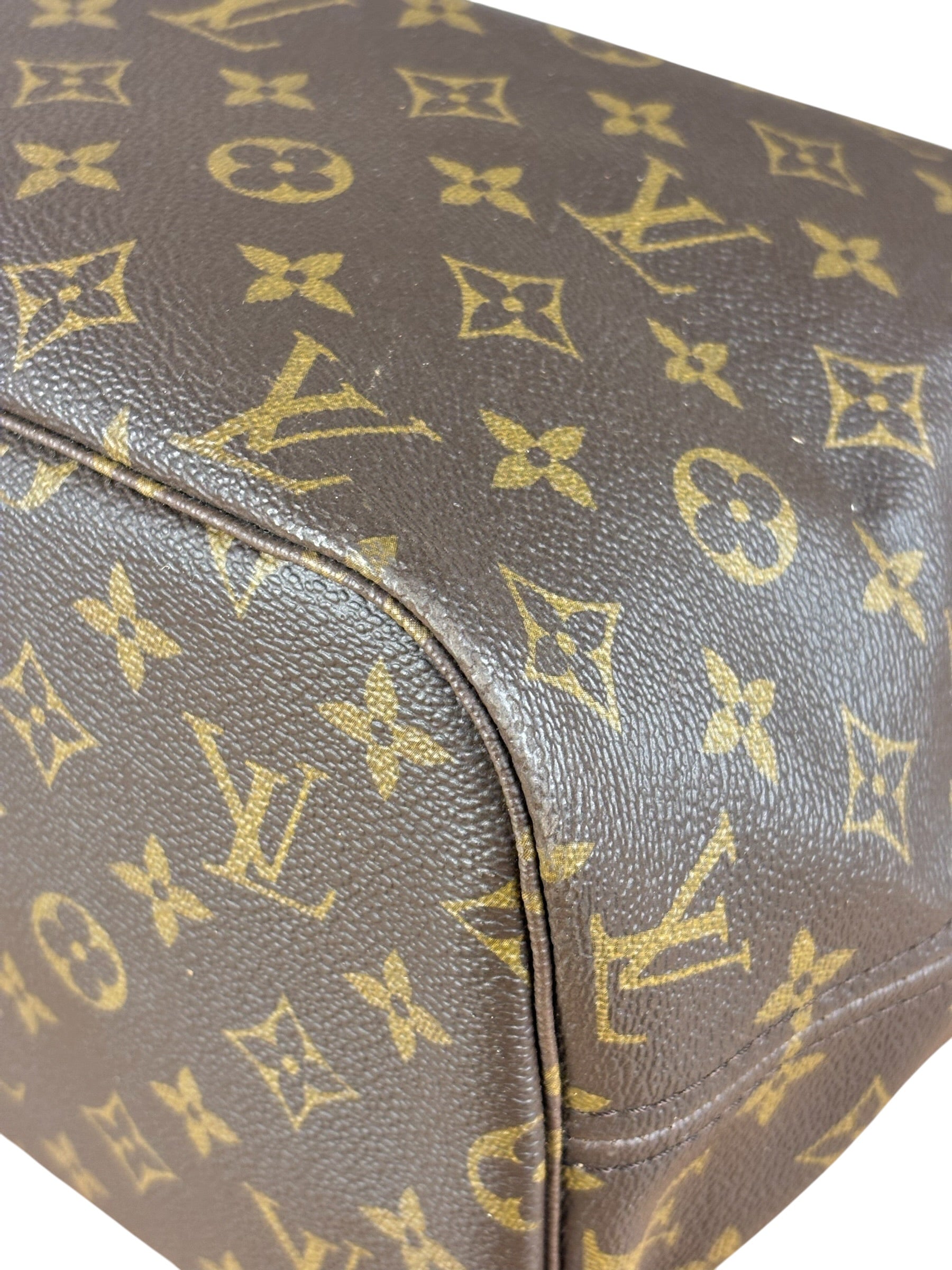 Louis Vuitton Monogram Neverfull MM Shoulder Bag
