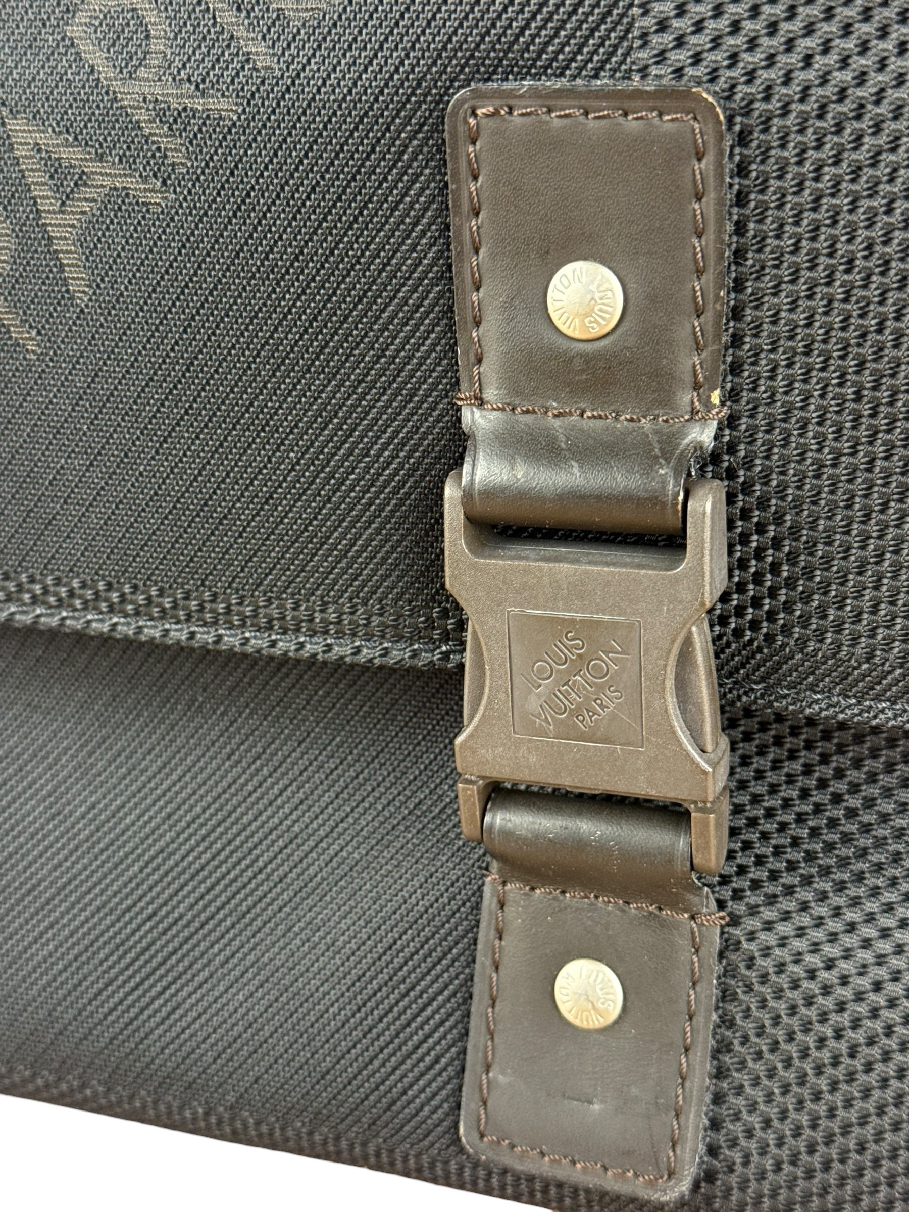 Louis Vuitton Black Damier Geant Flap Messenger