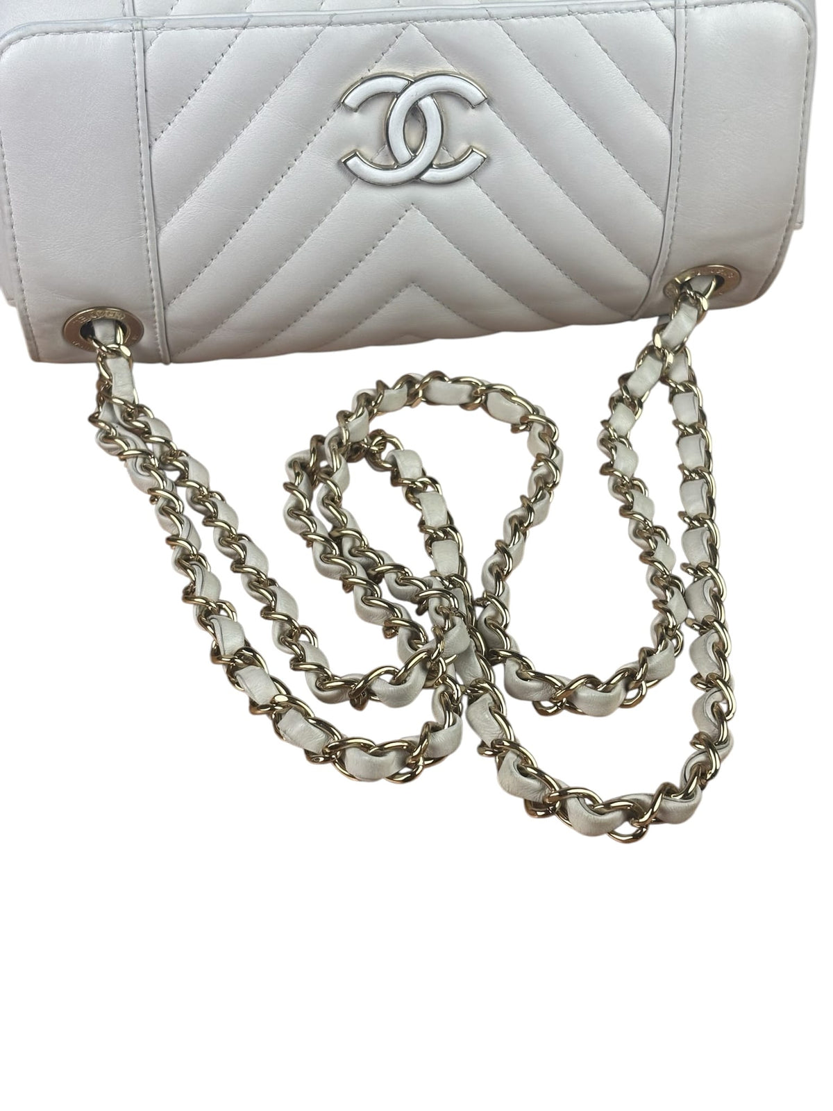 Chanel White Lambskin Chevron-Quilted Flap Bag 2019