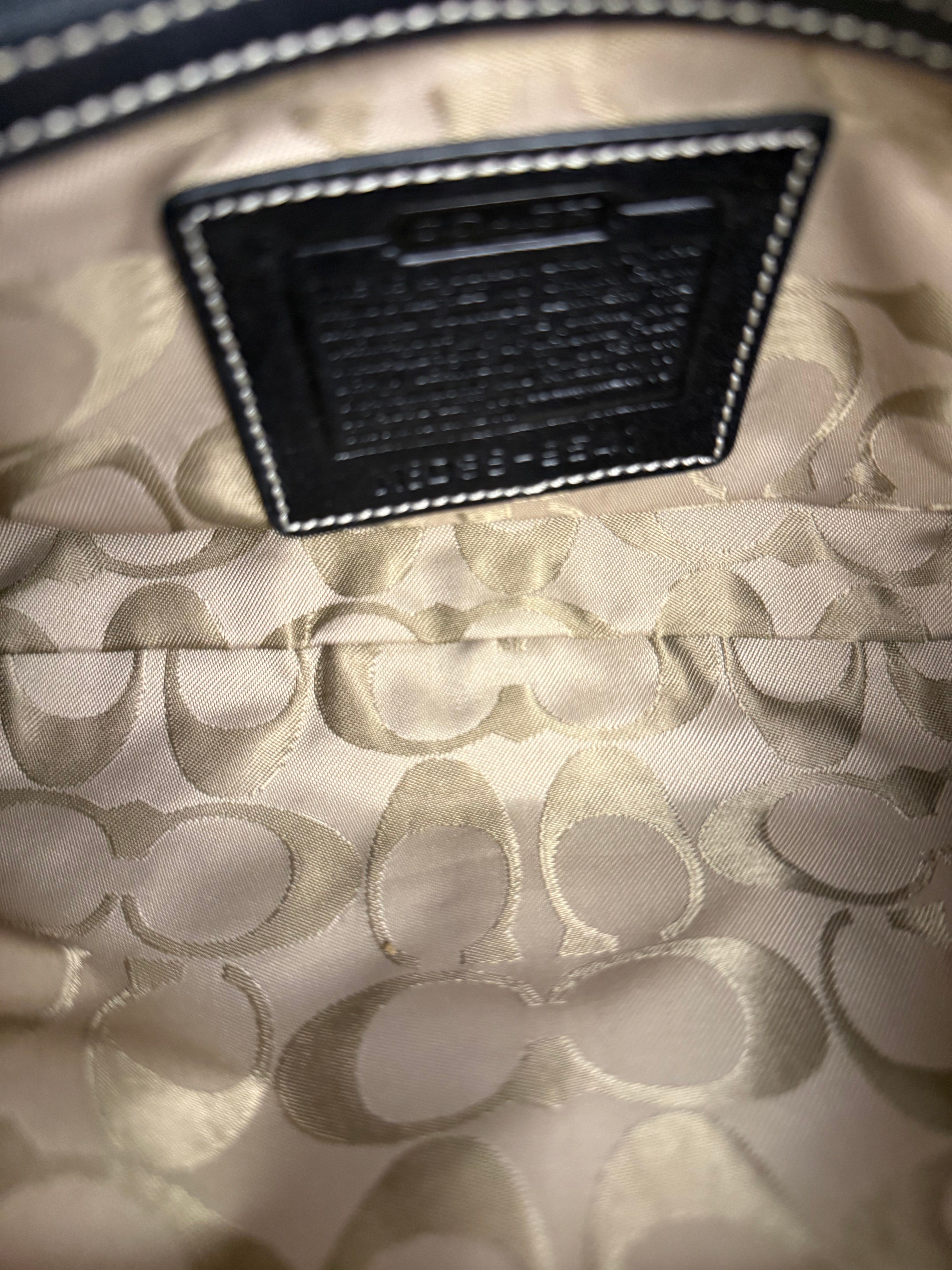 Coach Black Leather Soho Hobo Pochette
